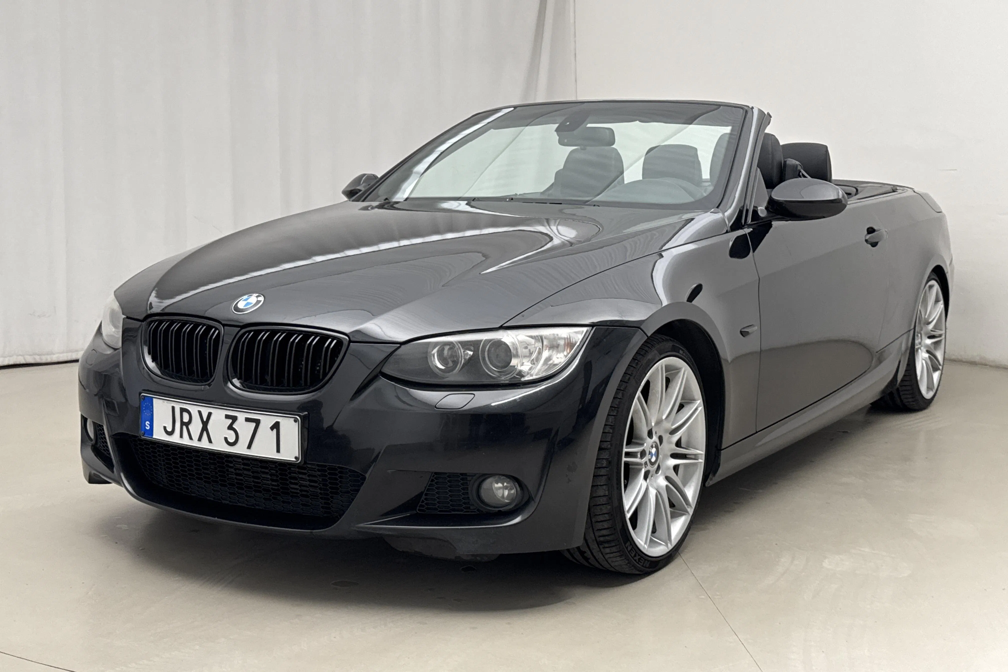 Presentation photo 1 of 22: BMW 325d Cabriolet, E93 (197hk) - 238 000 km - Automatic - black - 2009
