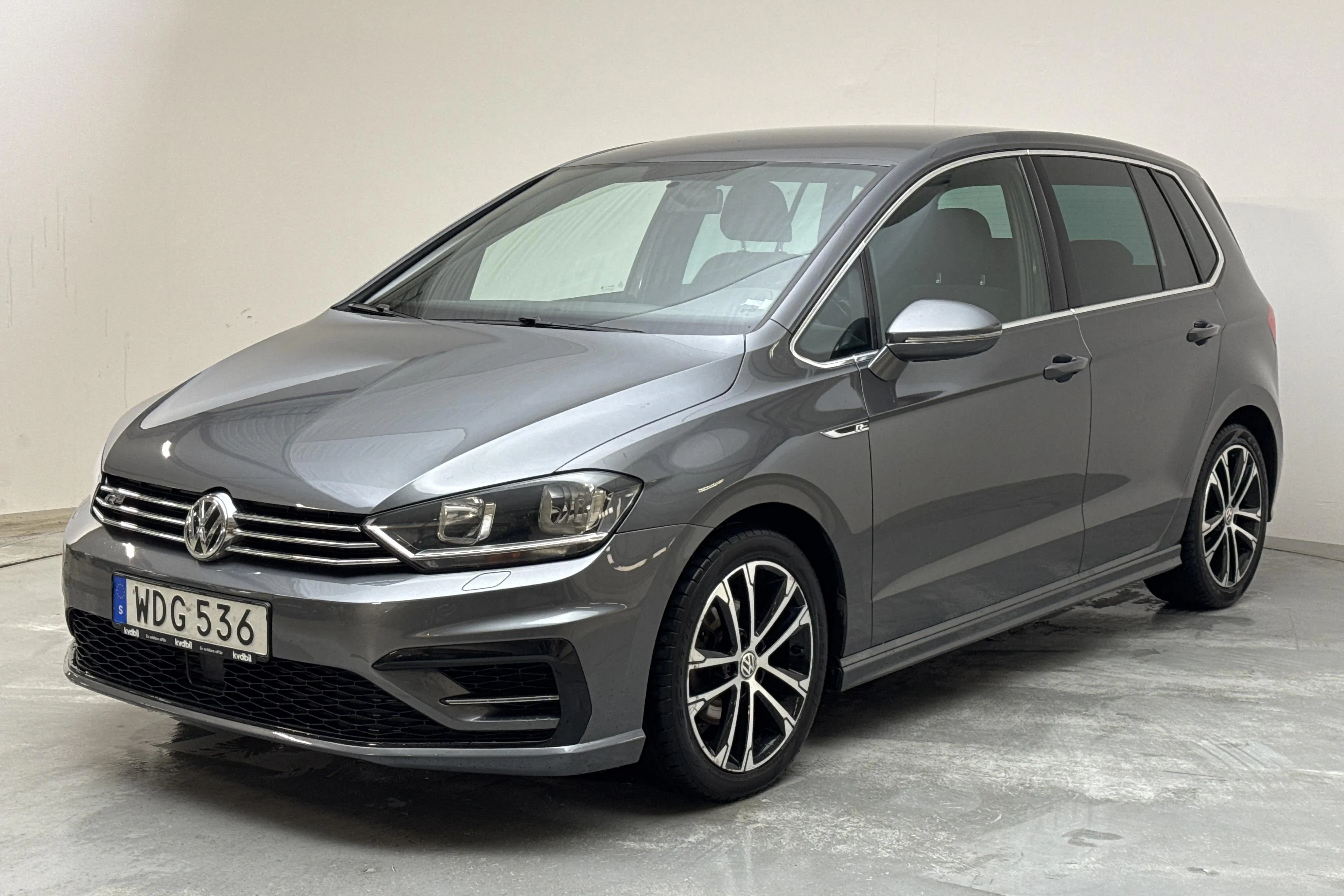 Presentation photo 1 of 15: VW Golf VII 2.0 TDI Sportsvan (150hk) - 123 560 km - Automatic - Dark Grey - 2017