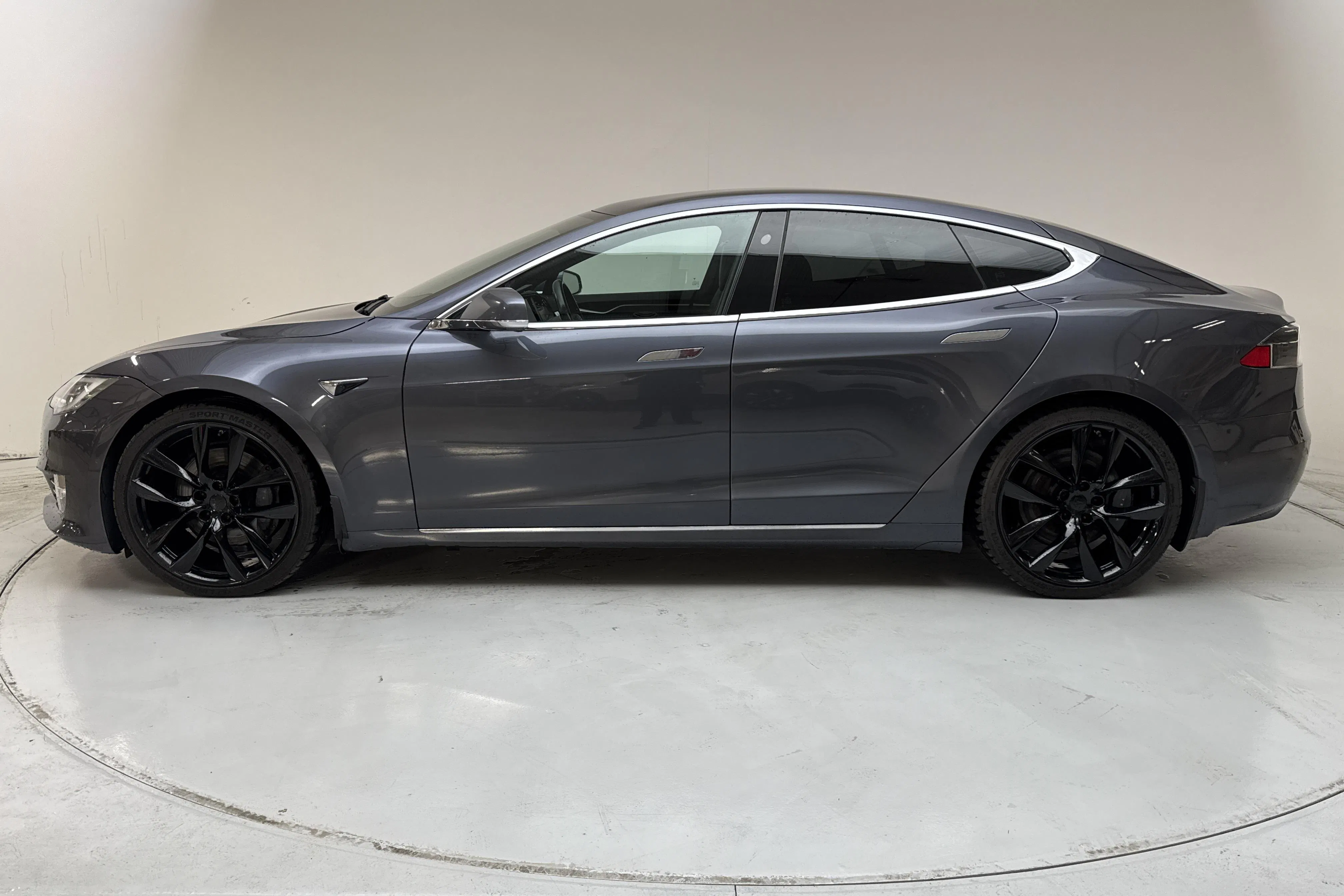 Presentationsfoto 2 av 18: Tesla Model S Dual Motor Long Range AWD - 21 145 mil - Automat - grå - 2020