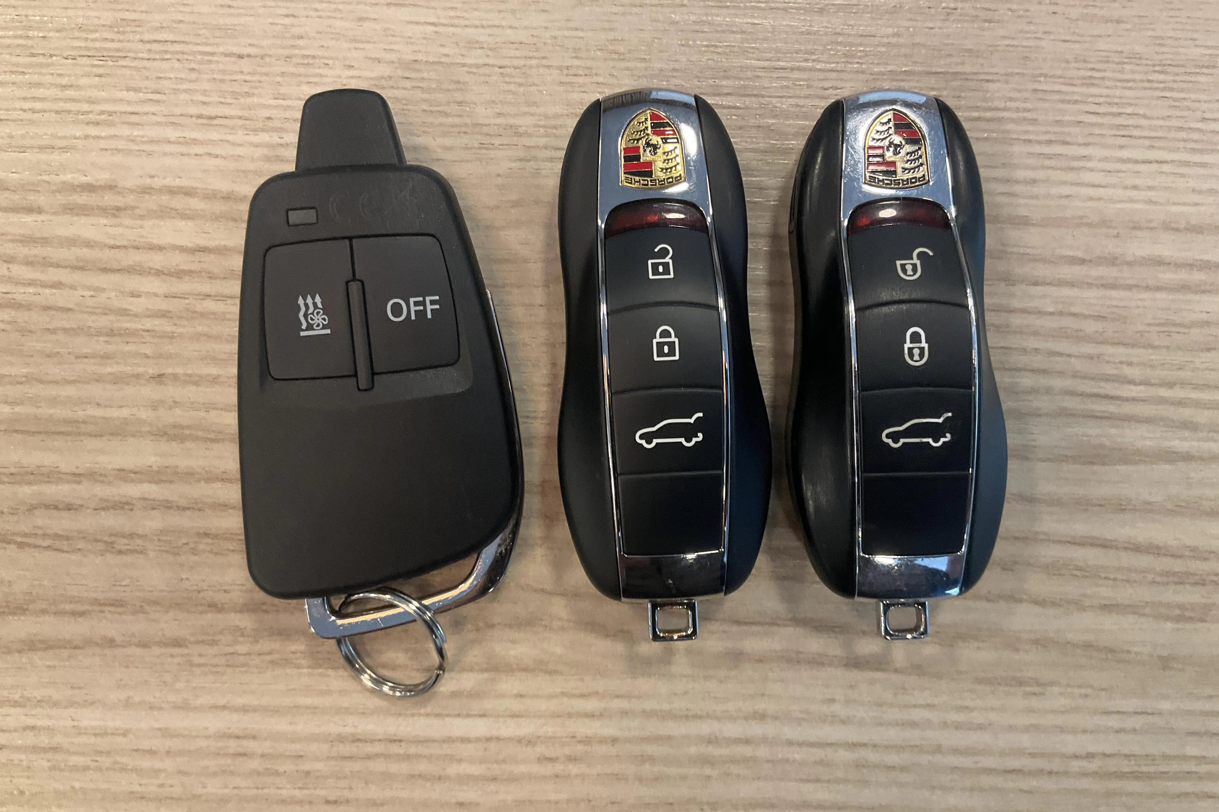 Presentationsfoto 16 av 16: Porsche Macan 2.0 (252hk) - 16 215 mil - Automat - vit - 2017