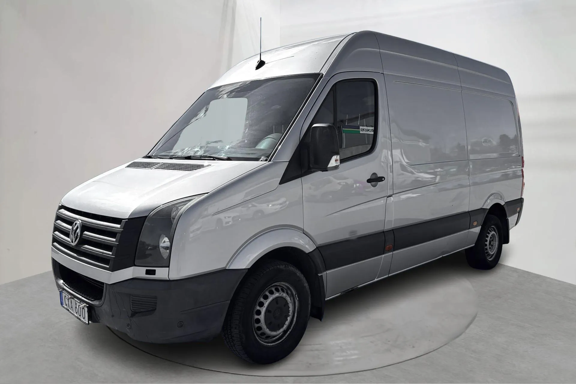Presentationsfoto 1 av 13: VW Crafter 35 2.0 TDI Skåp (163hk) - 21 657 mil - Manuell - silver - 2016