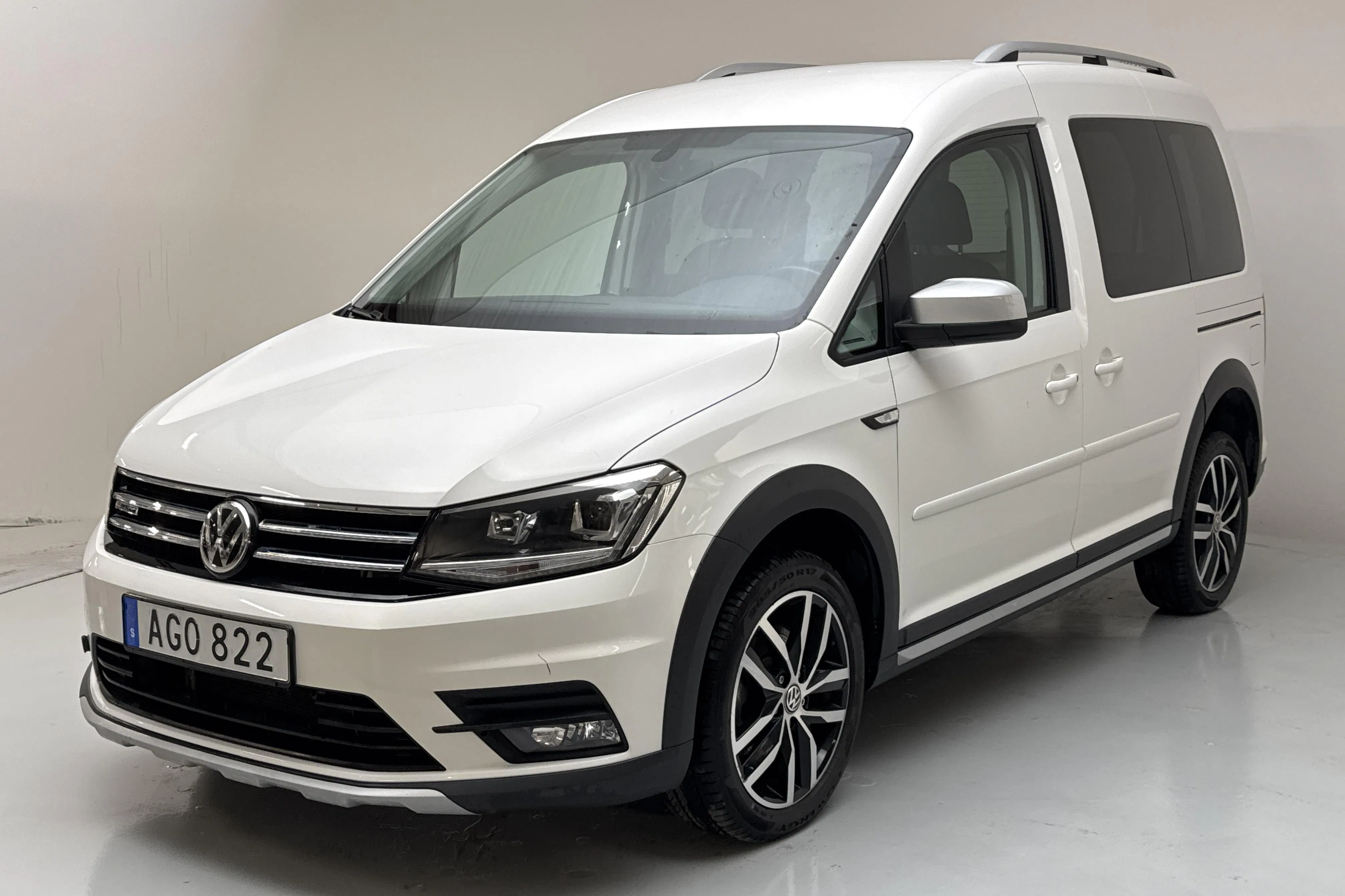 Presentation photo 1 of 13: VW Caddy Life 2.0 TDI 4MOTION (150hk) - 56 850 km - Automatic - white - 2018