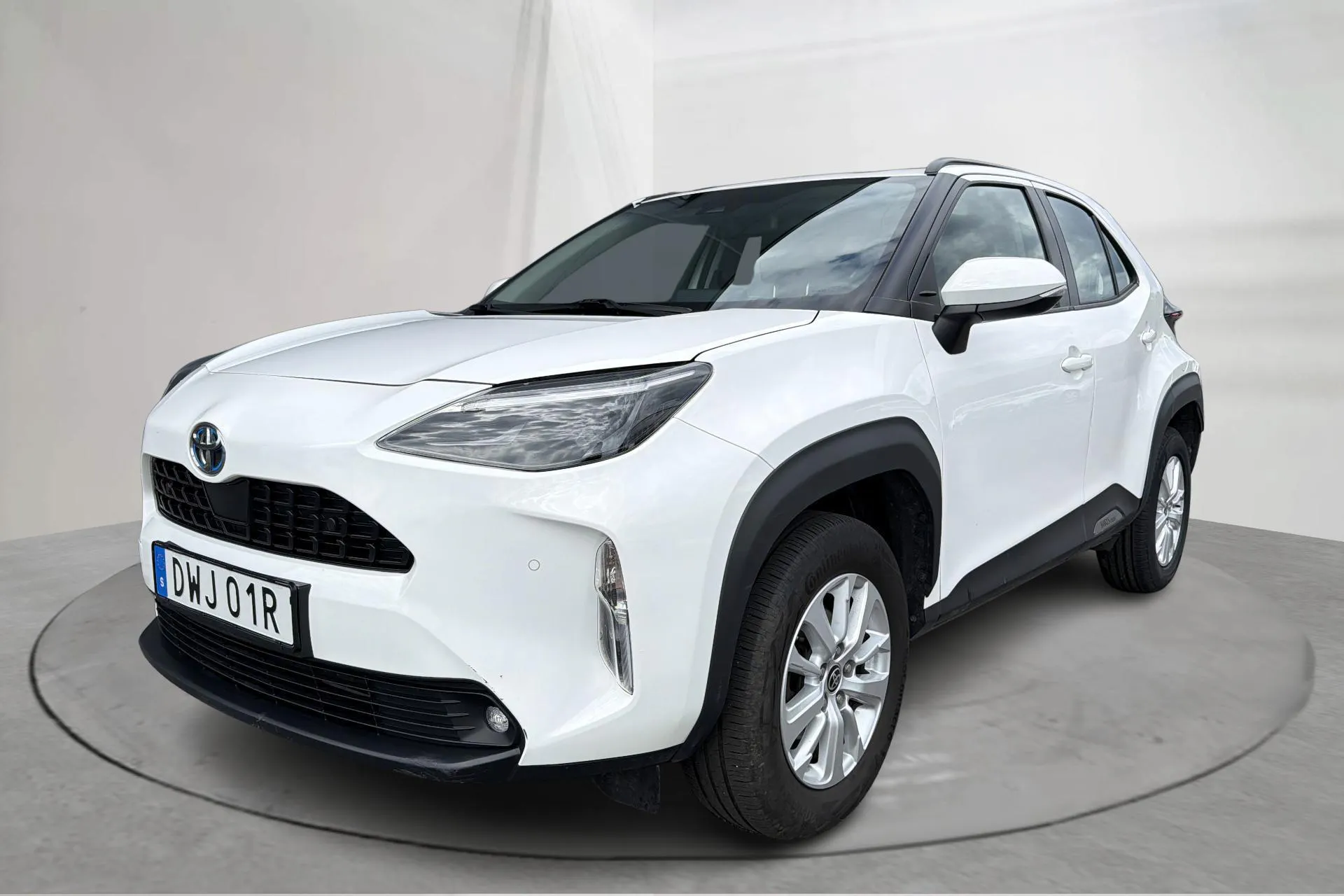 Presentationsfoto 1 av 23: Toyota Yaris Cross 1.5 Hybrid (116hk) - 14 056 mil - Automat - vit - 2023