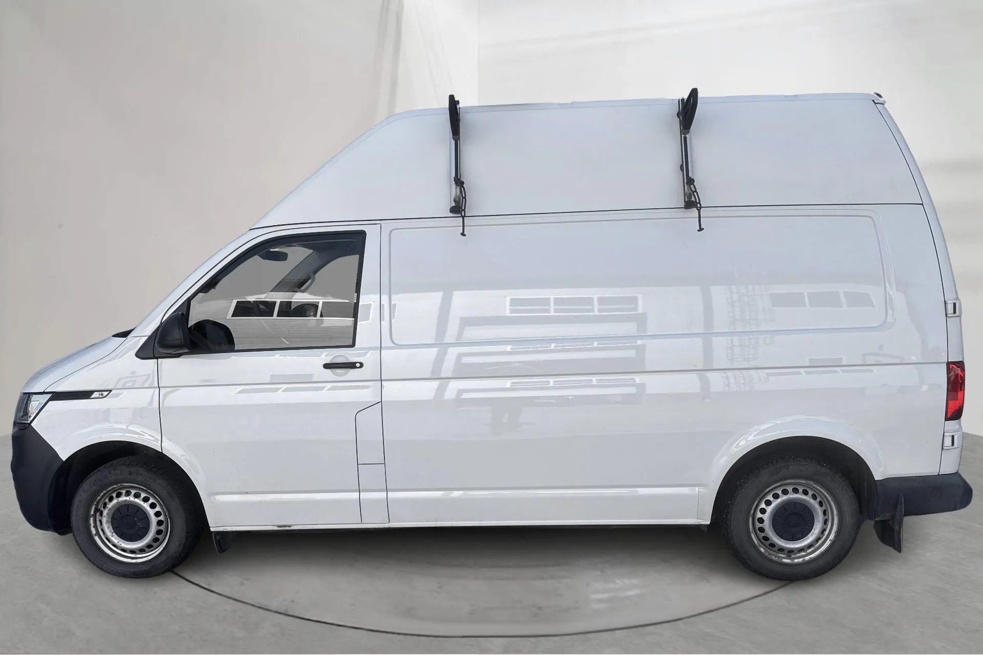 Presentation photo 2 of 21: VW Transporter T6 2.0 TDI BMT Skåp (150hk) - 117 270 km - Automatic - white - 2020