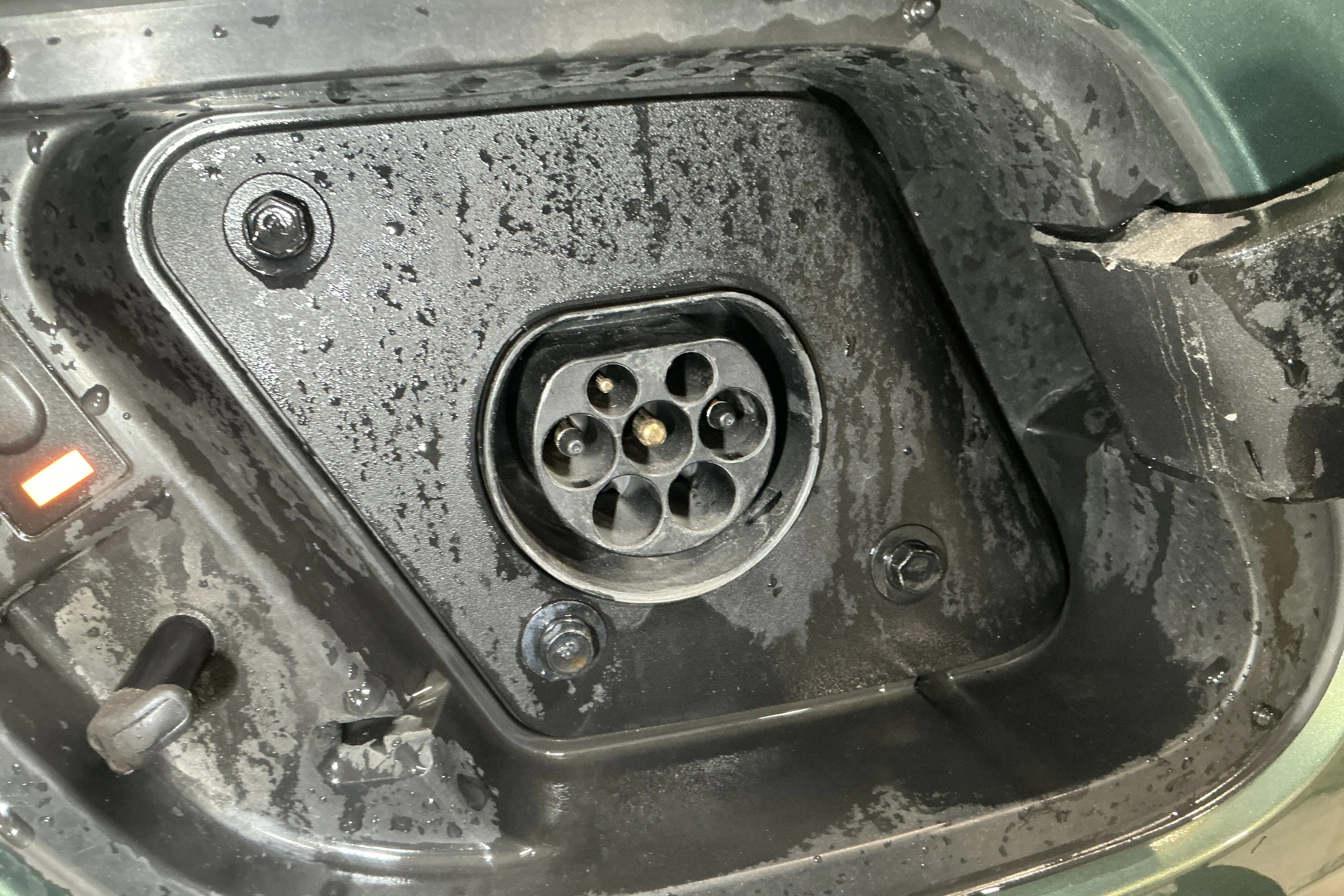 Presentationsfoto 15 av 15: KIA Sportage PHEV AWD (265hk) - 9 859 mil - Automat - grön - 2022