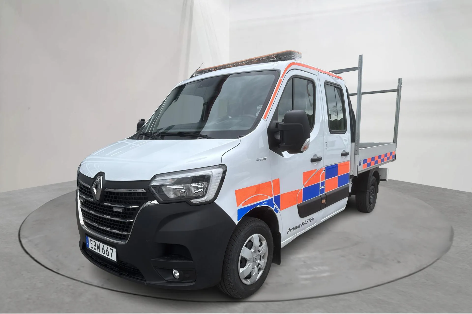Presentationsfoto 1 av 13: Renault Master 2.3 dCi Pickup/Chassi 2WD (180hk) - 3 342 mil - Manuell - vit - 2021