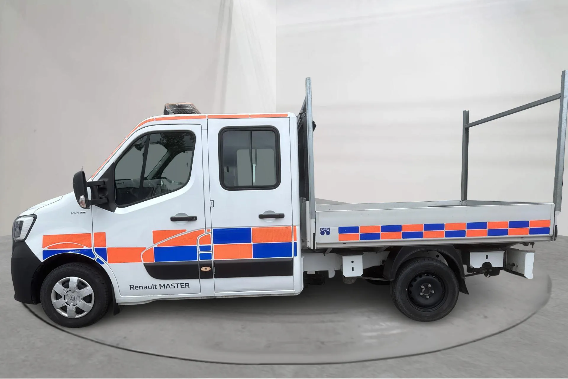 Presentationsfoto 2 av 13: Renault Master 2.3 dCi Pickup/Chassi 2WD (180hk) - 3 342 mil - Manuell - vit - 2021