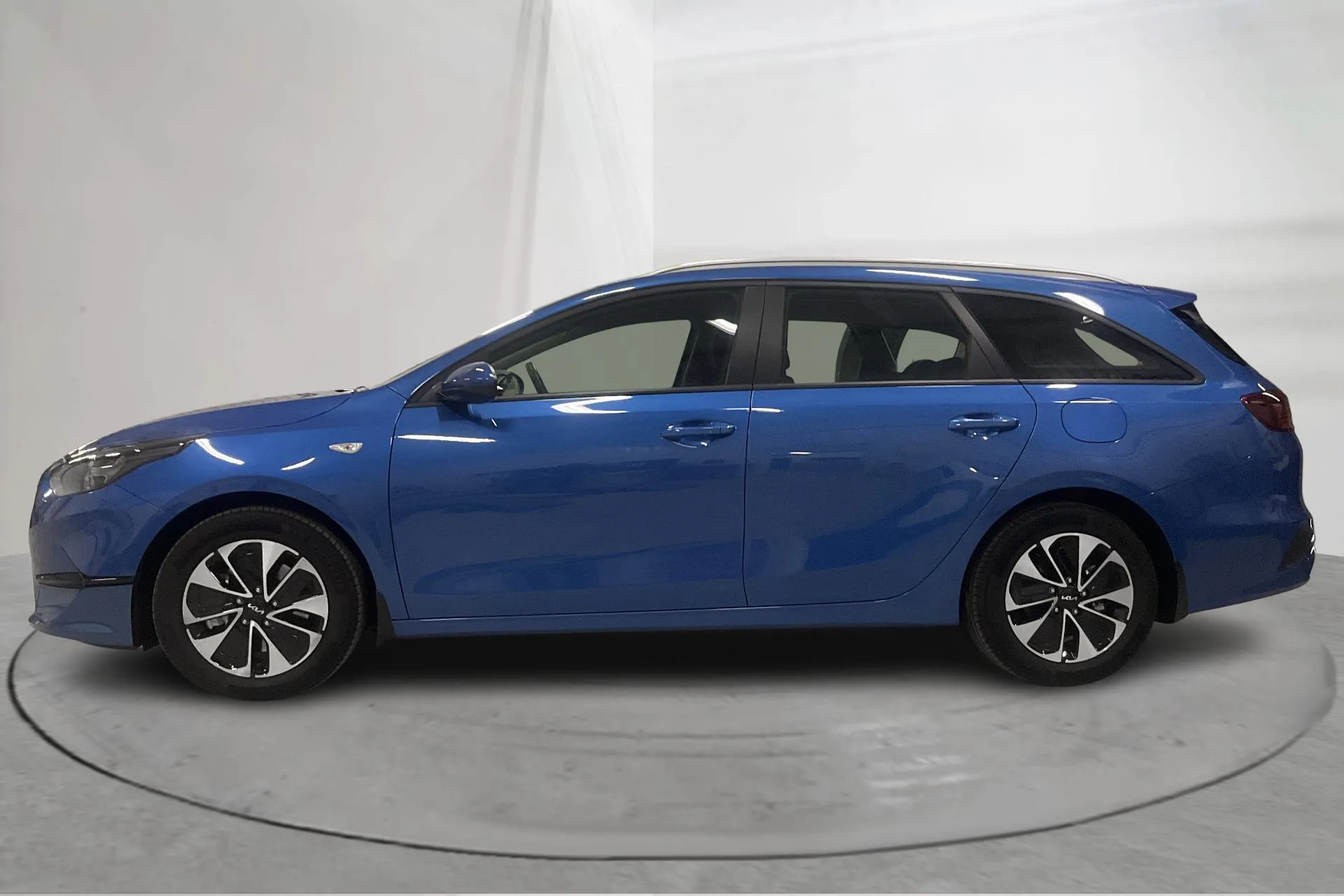 Presentation photo 2 of 18: KIA Ceed 1.5 T-GDi SW (140hk) - 341 Scandinavian mile - Automatic - blue - 2025