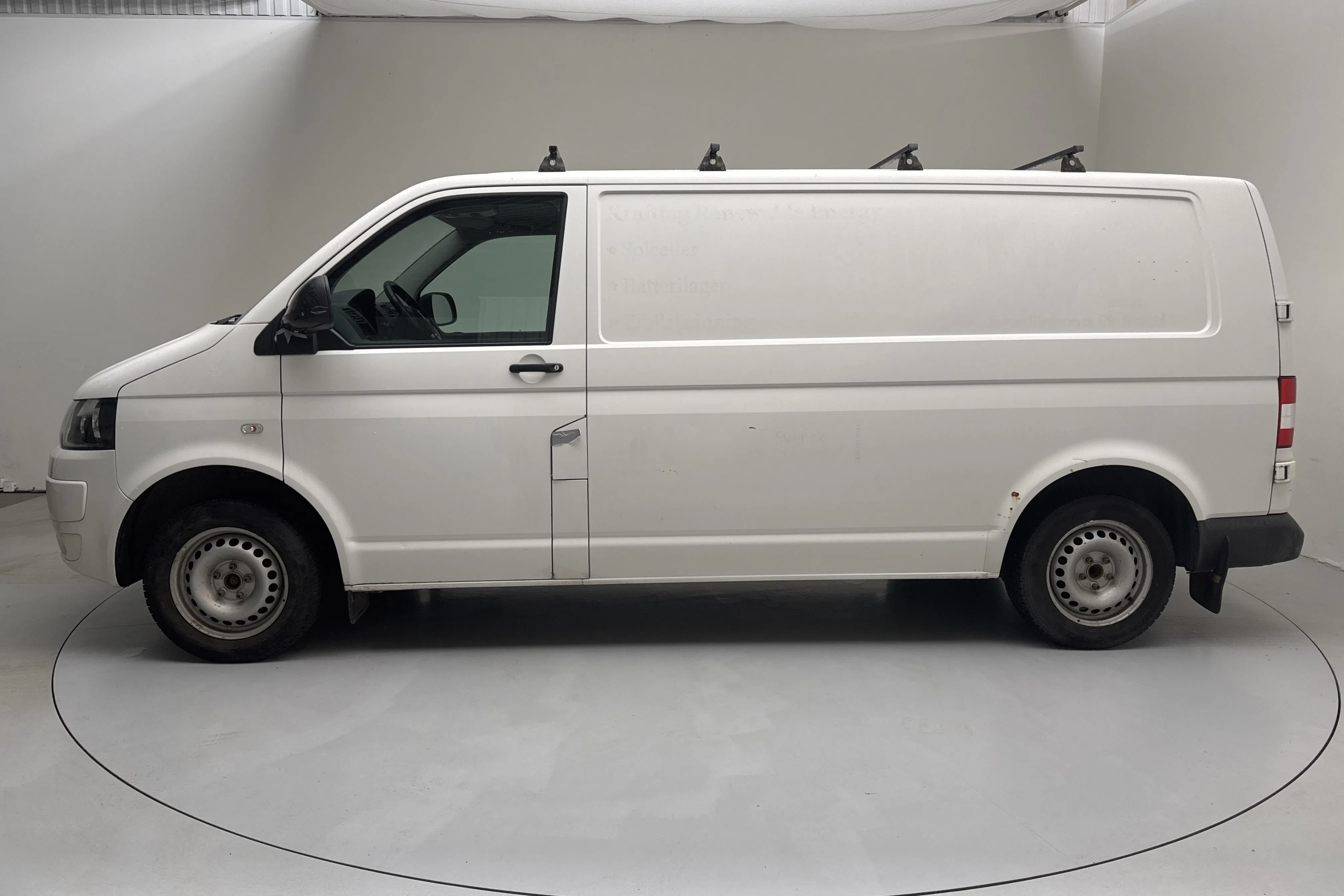 Presentationsfoto 2 av 12: VW Transporter T5 2.0 TDI (102hk) - 18 989 mil - Manuell - vit - 2015
