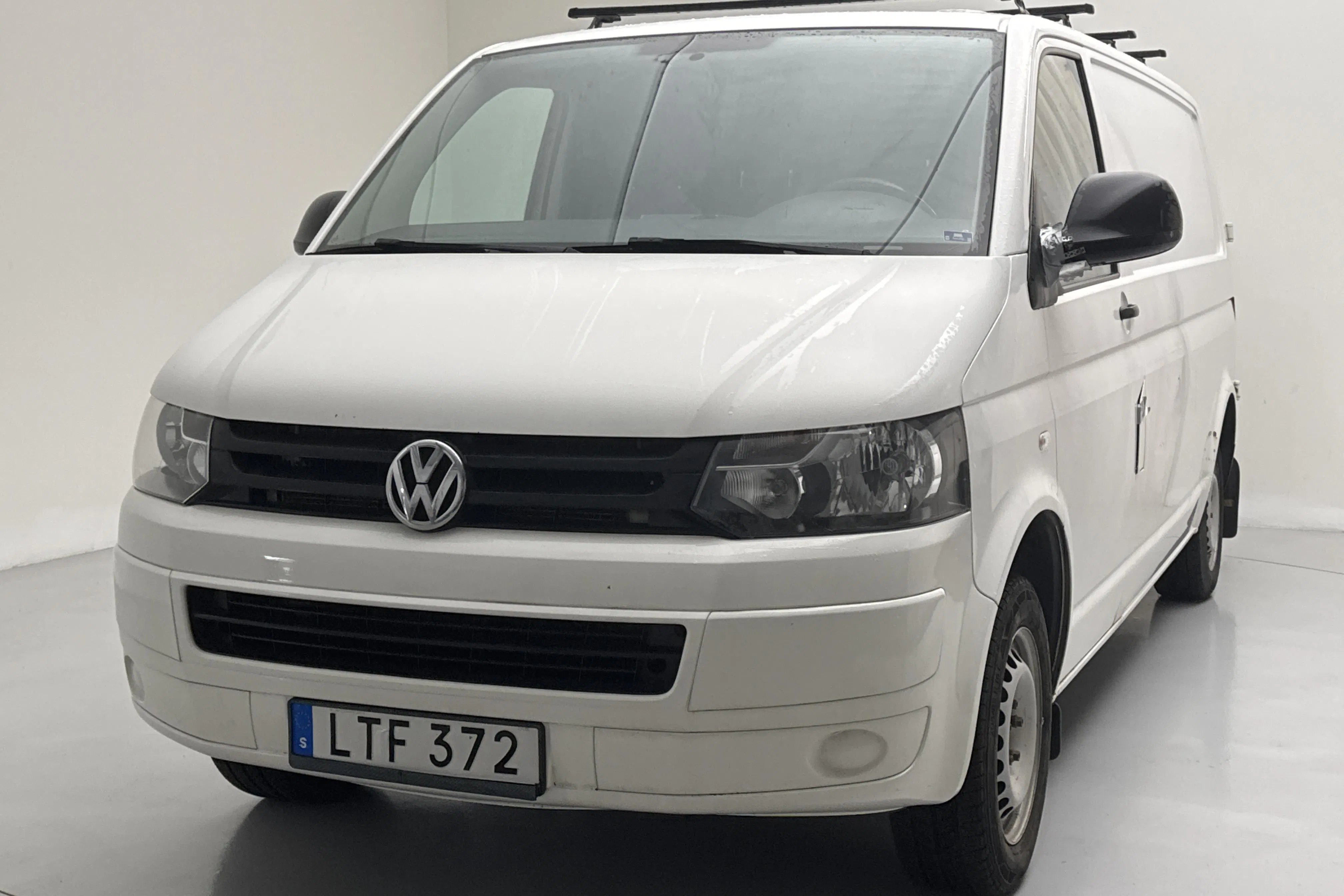 Presentationsfoto 1 av 12: VW Transporter T5 2.0 TDI (102hk) - 18 989 mil - Manuell - vit - 2015