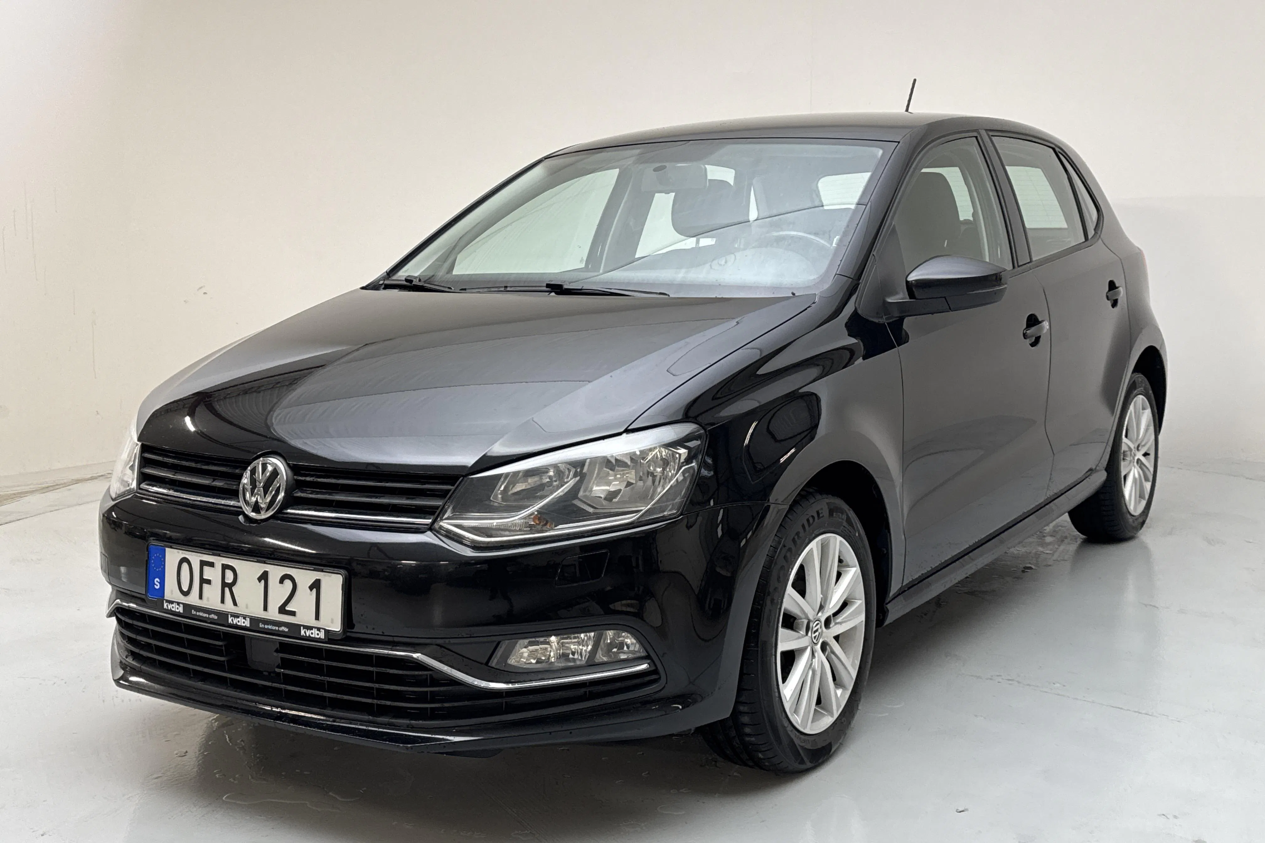 Presentationsfoto 1 av 12: VW Polo 1.2 TSI 5dr (90hk) - 10 503 mil - Manuell - svart - 2017