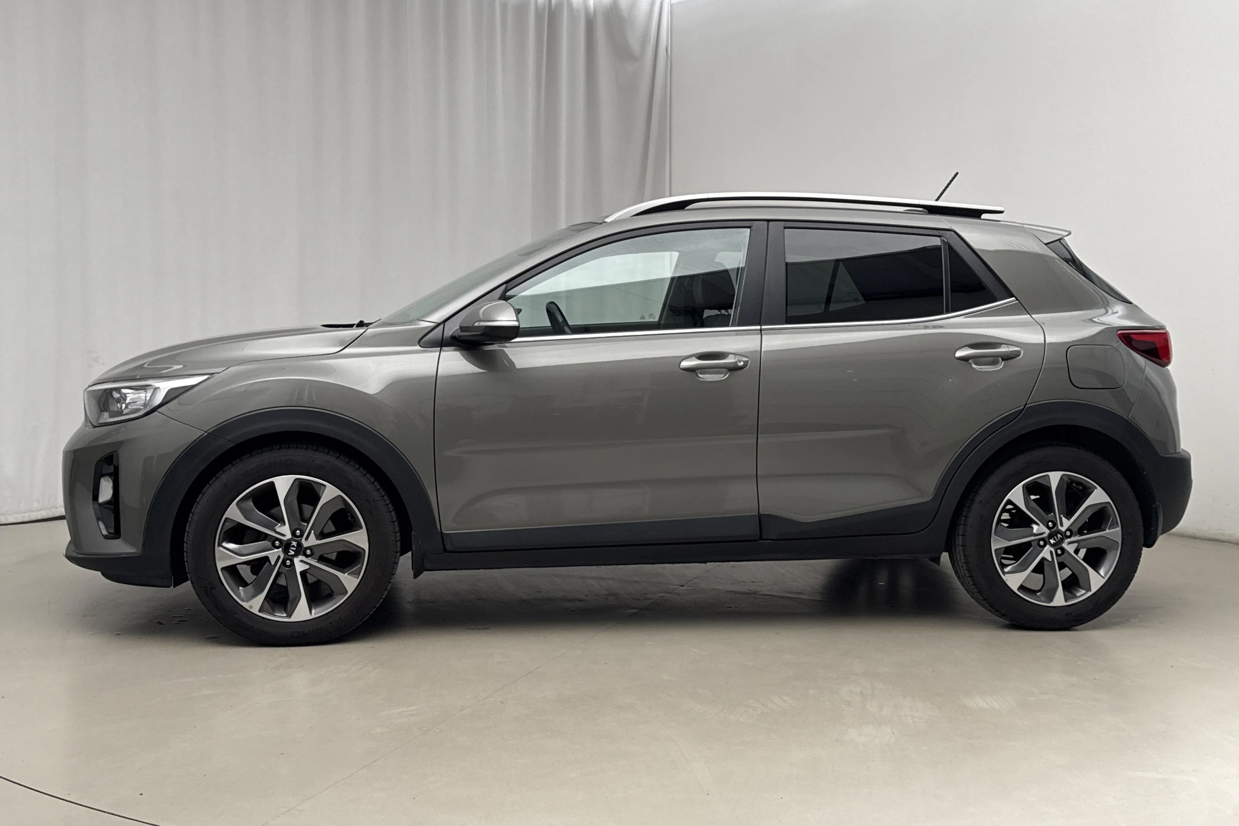 Presentationsfoto 2 av 17: KIA Stonic 1.0 T-GDi (120hk) - 10 424 mil - Automat - grön - 2019