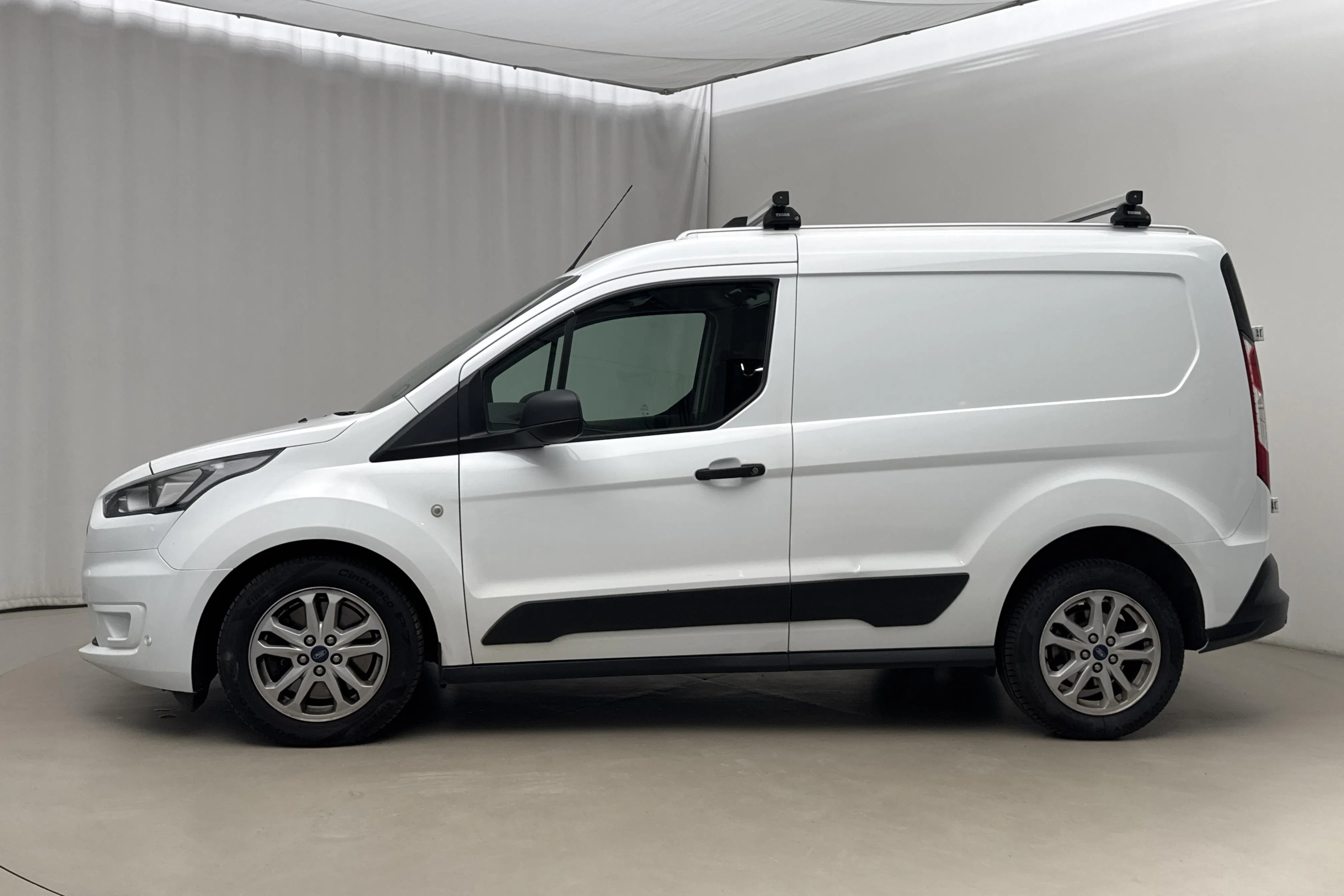 Presentationsfoto 2 av 18: Ford Transit Connect 1.5 EcoBlue (100hk) - 11 892 mil - Automat - vit - 2022