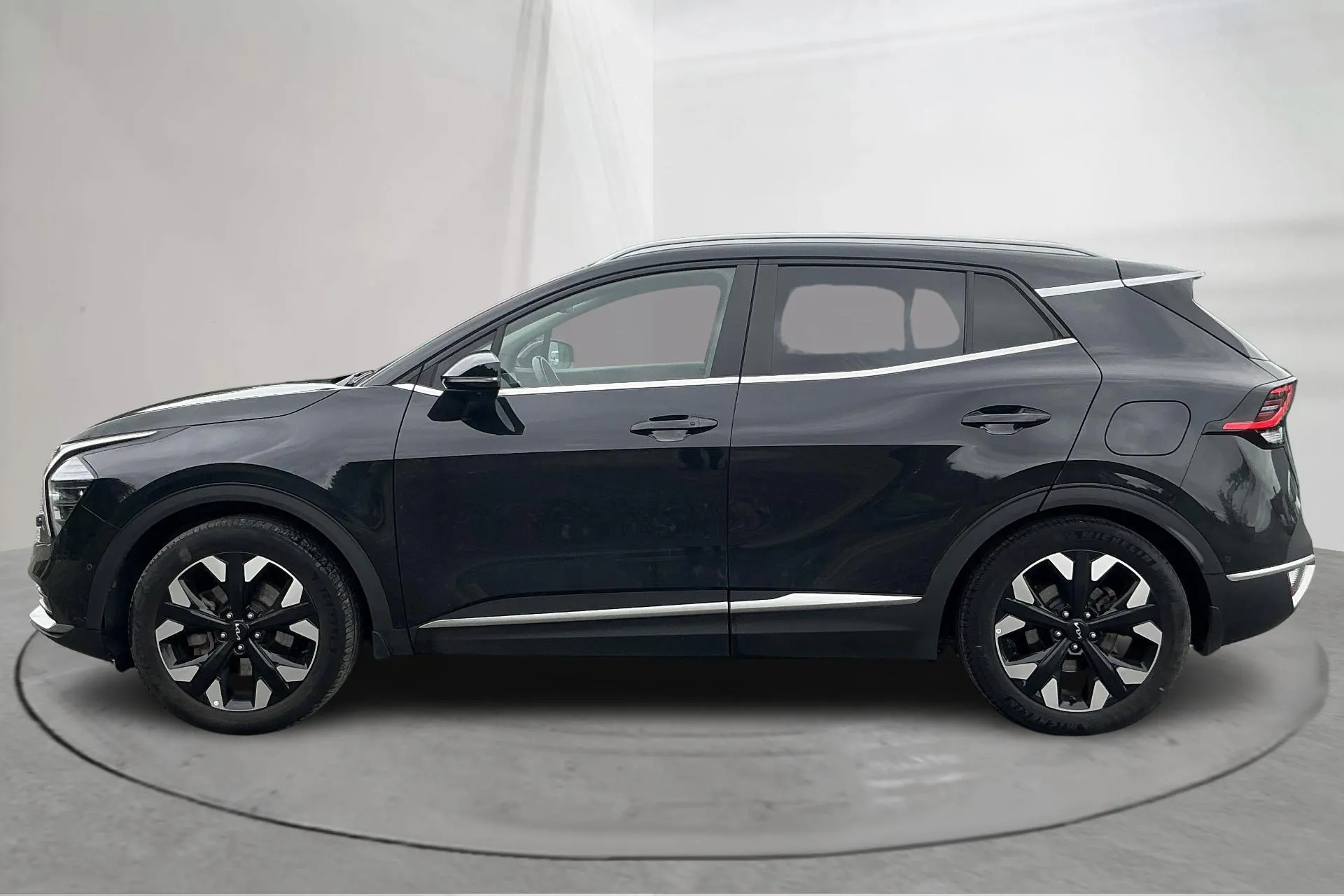 Presentation photo 2 of 16: KIA Sportage PHEV AWD (265hk) - 68 830 km - Automatic - black - 2023