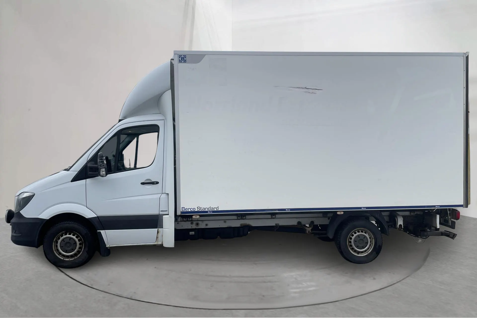 Presentationsfoto 2 av 14: Mercedes Sprinter 319 CDI Volymskåp (190hk) - 27 188 mil - Manuell - vit - 2016