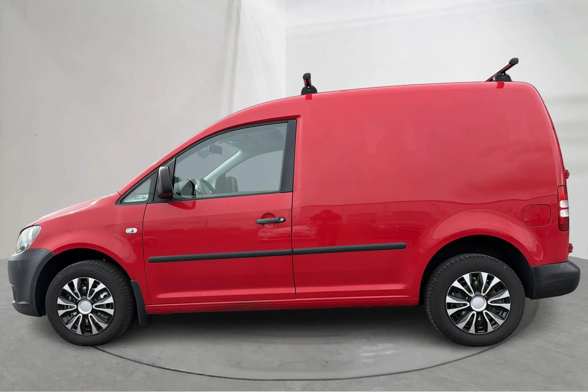 Presentation photo 2 of 14: VW Caddy 1.6 TDI Skåp (102hk) - 211 810 km - Manual - red - 2011