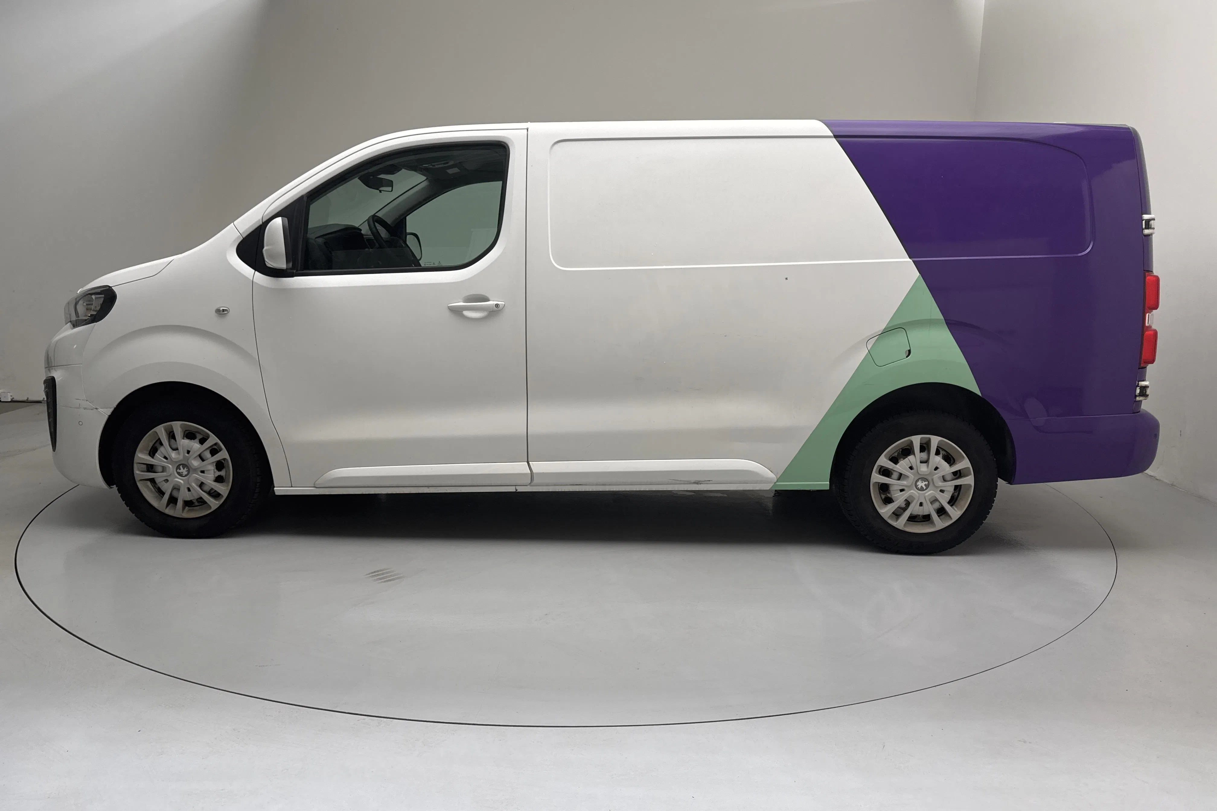 Presentationsfoto 2 av 14: Peugeot Expert BlueHDi Skåp (122hk) - 14 576 mil - Manuell - 2018