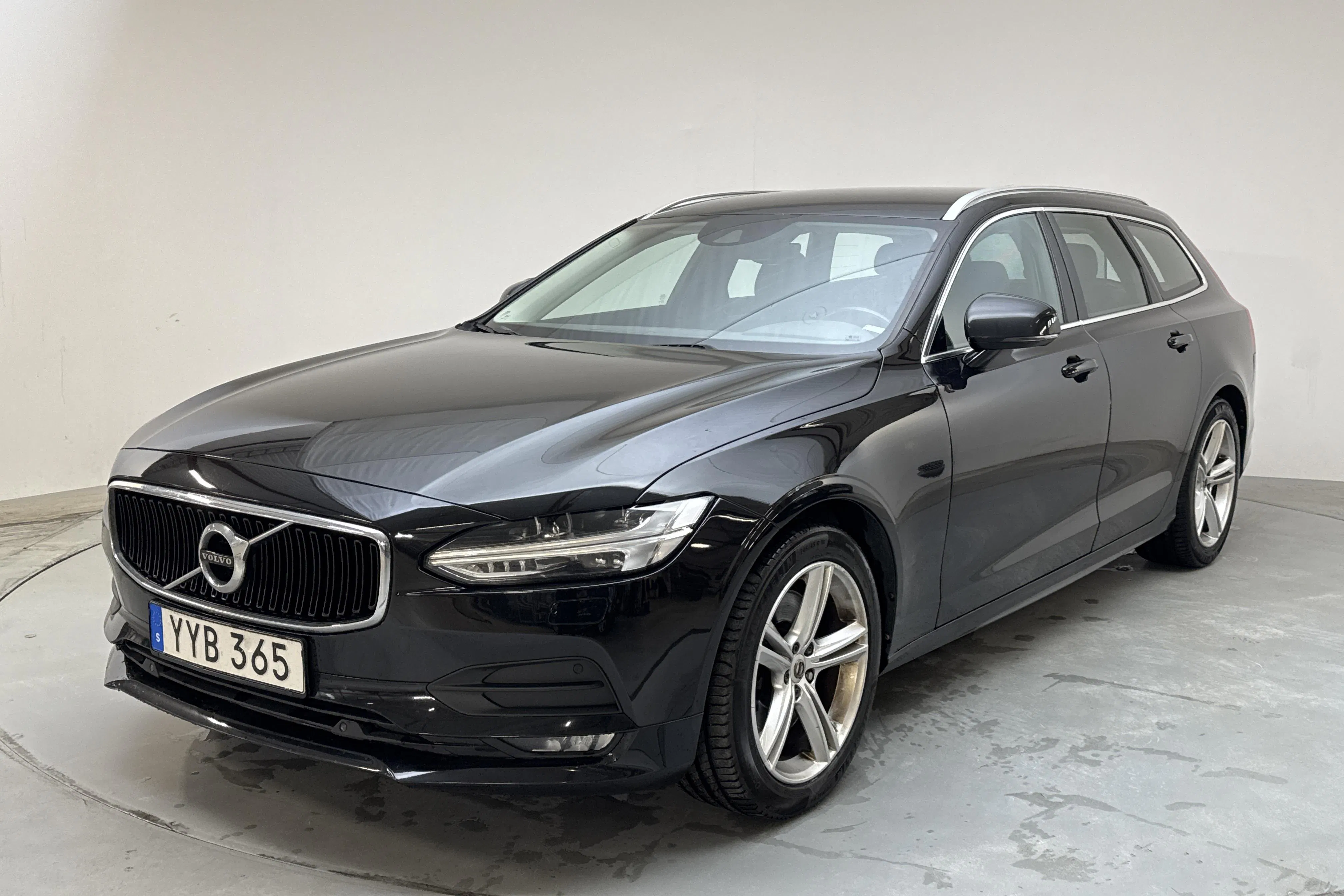 Presentation photo 1 of 16: Volvo V90 T4 (190hk) - 176 510 km - Automatic - black - 2019