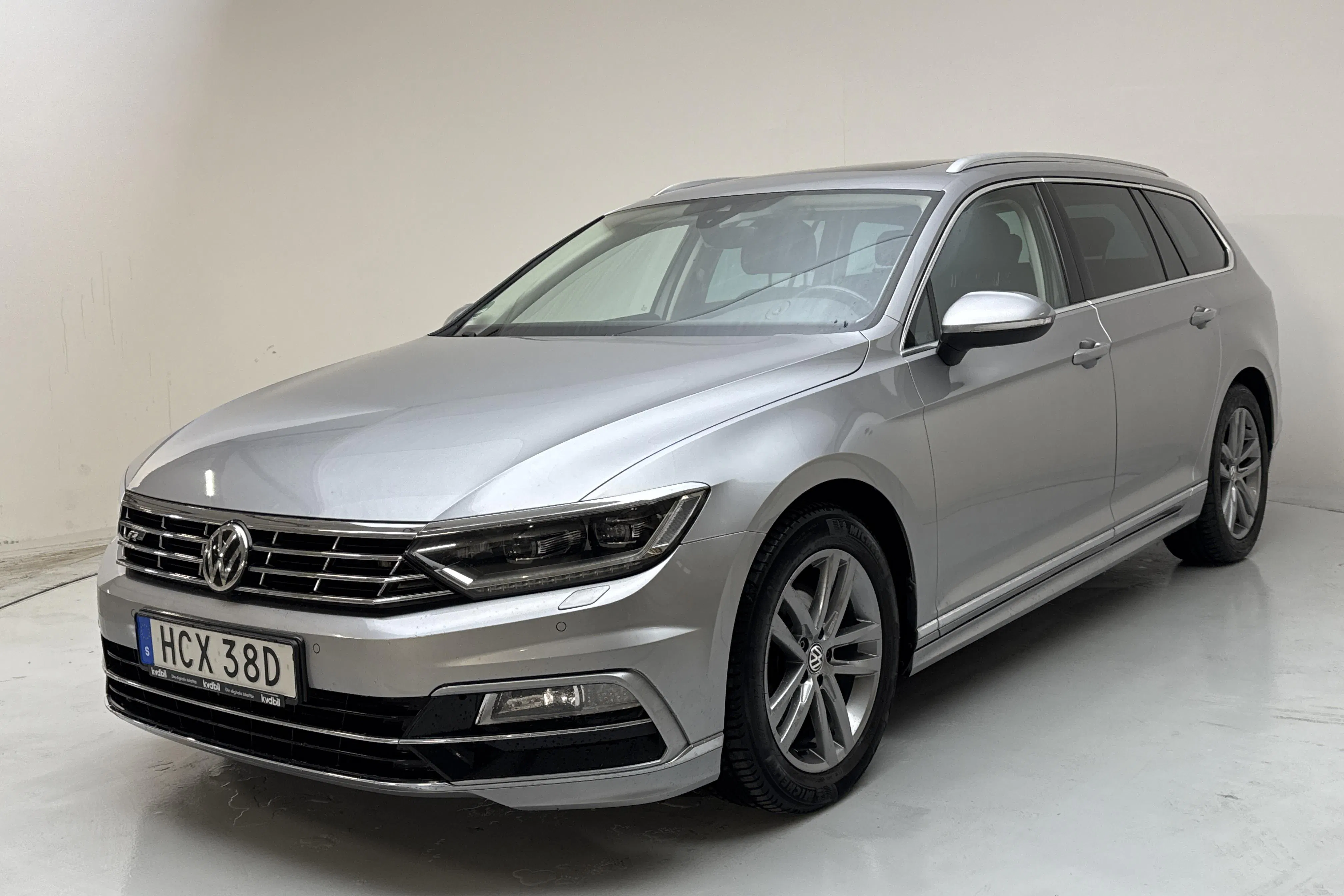Presentation photo 1 of 15: VW Passat 2.0 TDI Sportscombi (190hk) - 189 310 km - Automatic - silver - 2019