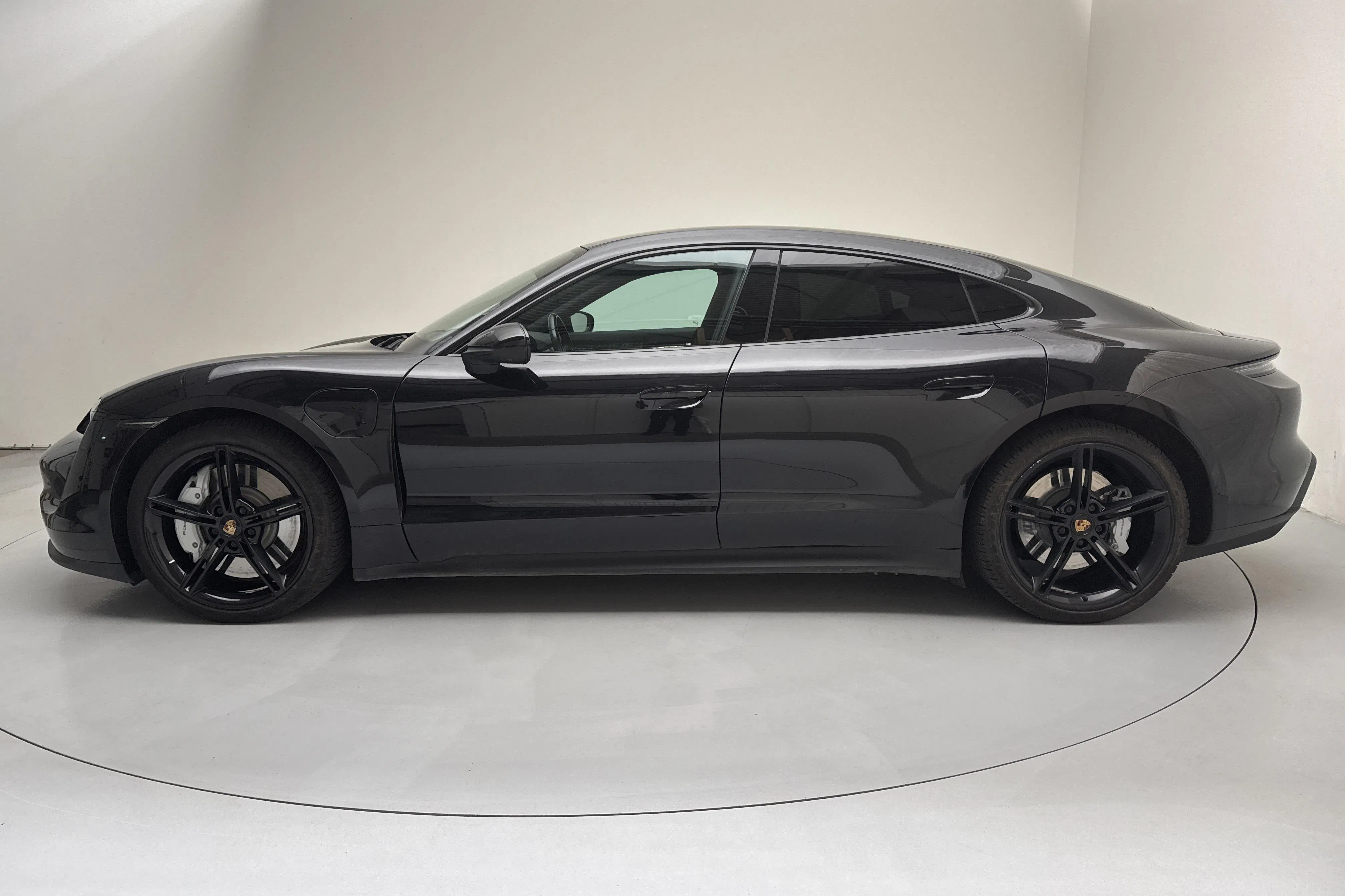 Presentation photo 2 of 21: Porsche Taycan (408hk) - 94 670 km - Automatic - black - 2022