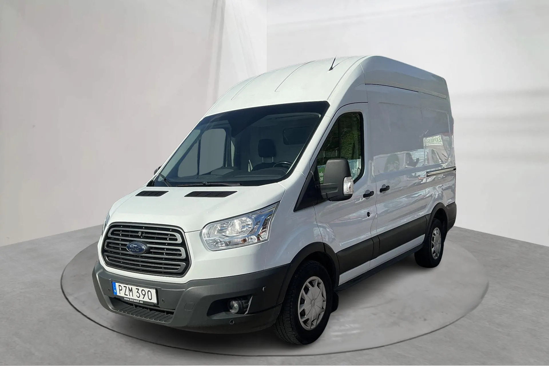 Presentationsfoto 1 av 13: Ford Transit 350 2.0 TDCi AWD Skåp (170hk) - 6 252 mil - Manuell - vit - 2017