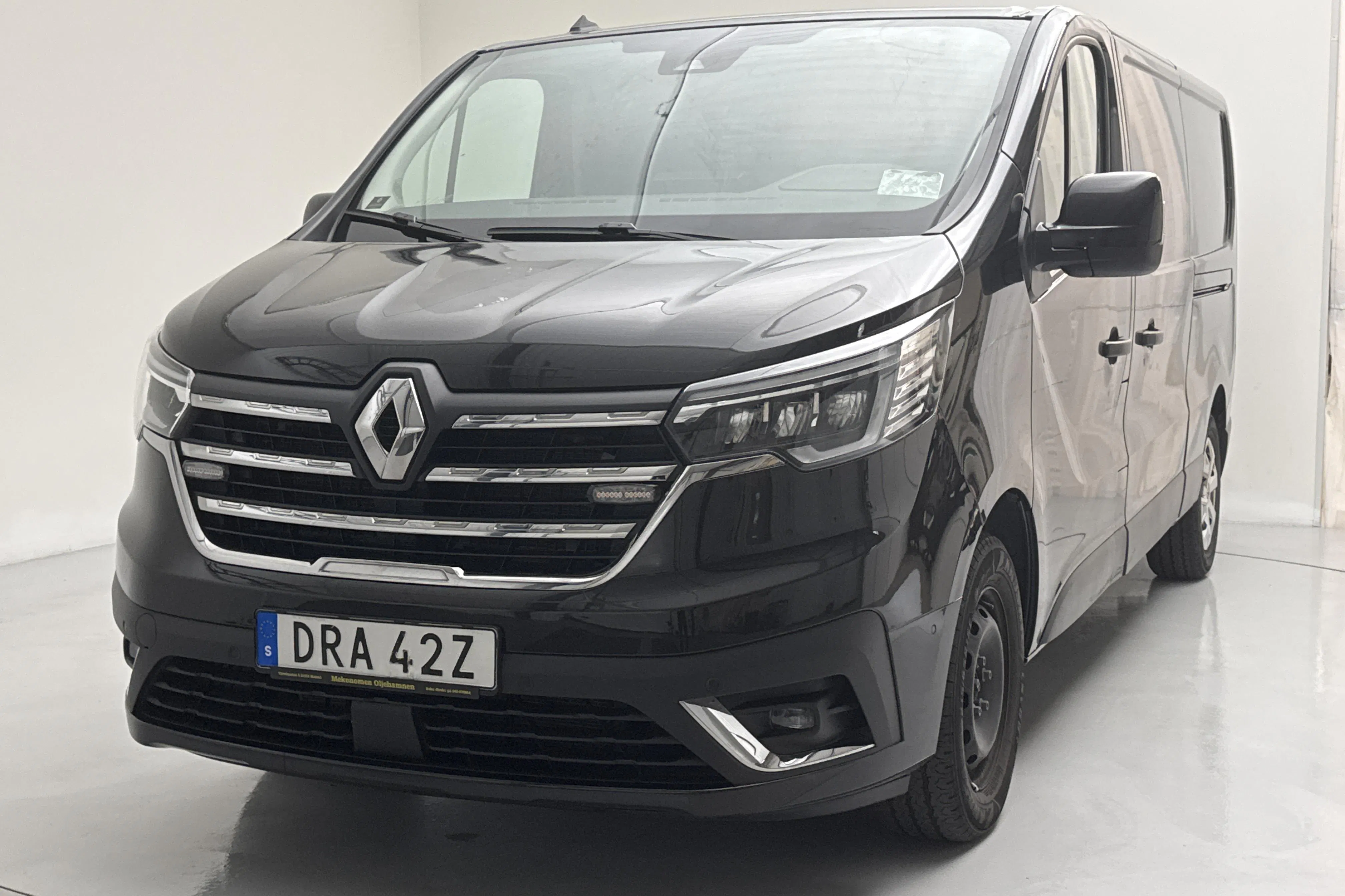 Presentation photo 1 of 13: Renault Trafic 2.0 dCi Skåp (150hk) - 174 150 km - Automatic - black - 2024