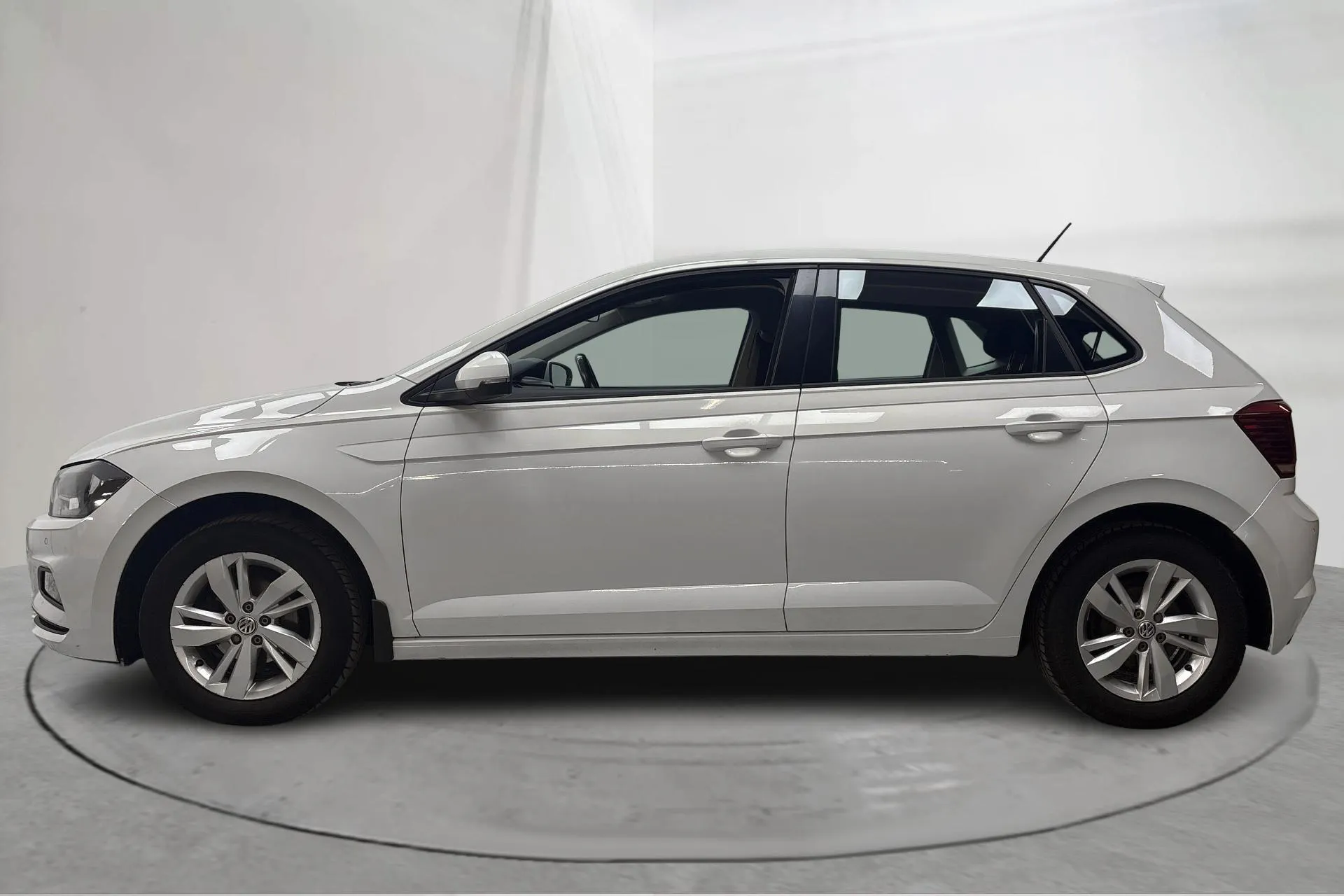Presentation photo 2 of 13: VW Polo 1.0 TGI 5dr (90hk) - 138 560 km - Manual - white - 2018