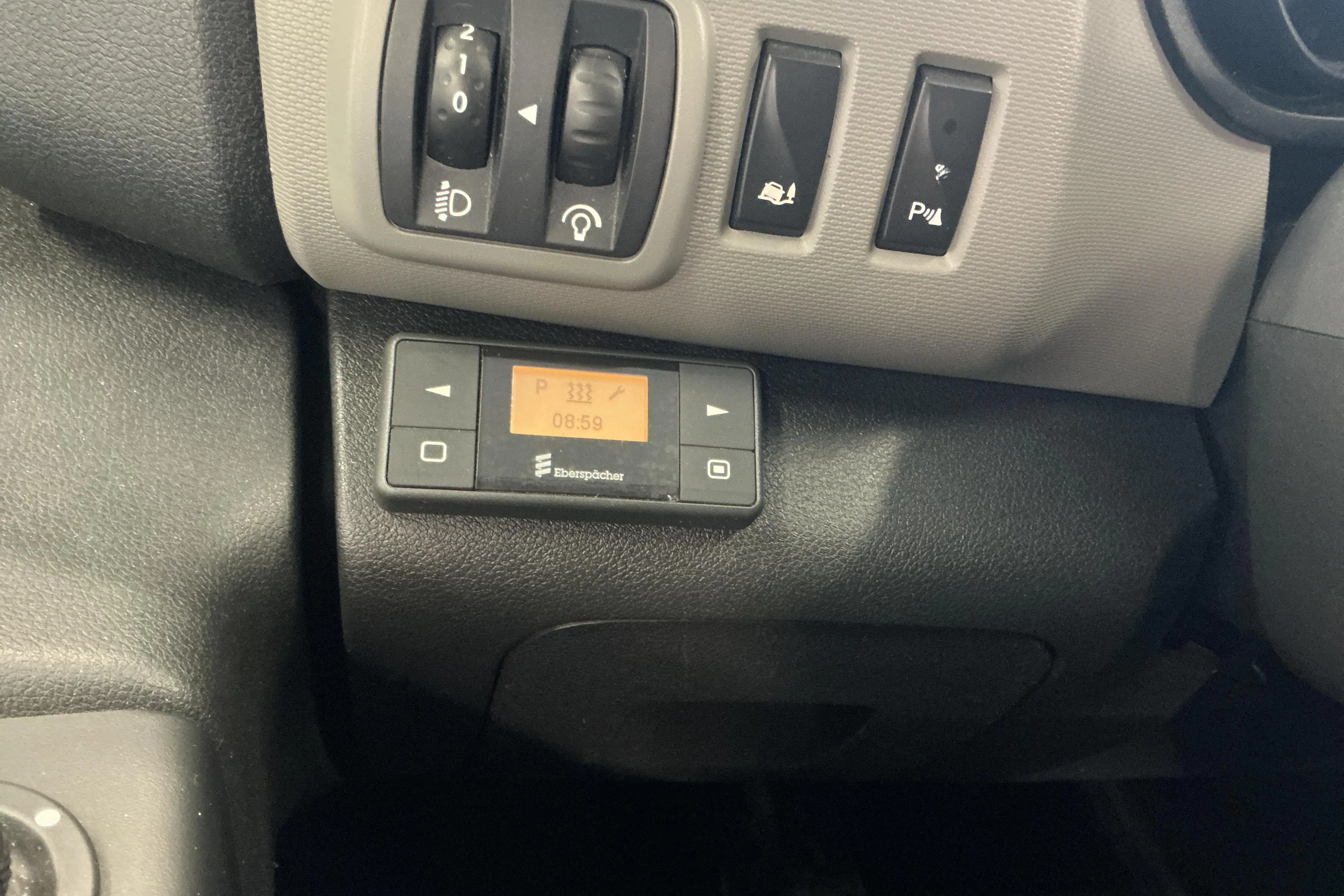 Presentation photo 14 of 14: Renault Trafic 1.6 dCi Skåp (120hk) - 140 700 km - Manual - white - 2015
