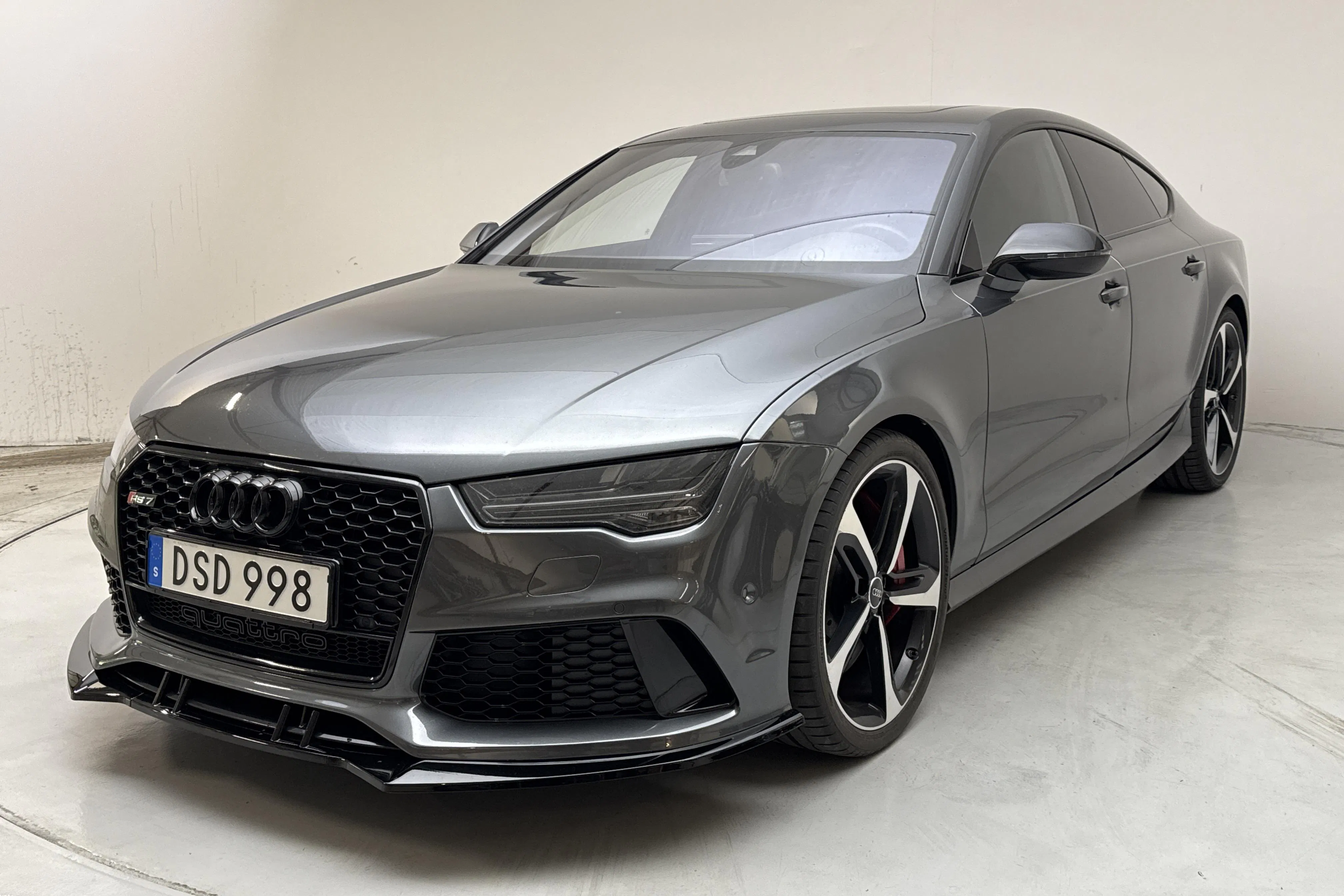 Presentationsfoto 1 av 21: Audi RS7 4.0 TFSI (560hk) - 16 178 mil - Automat - grå - 2015