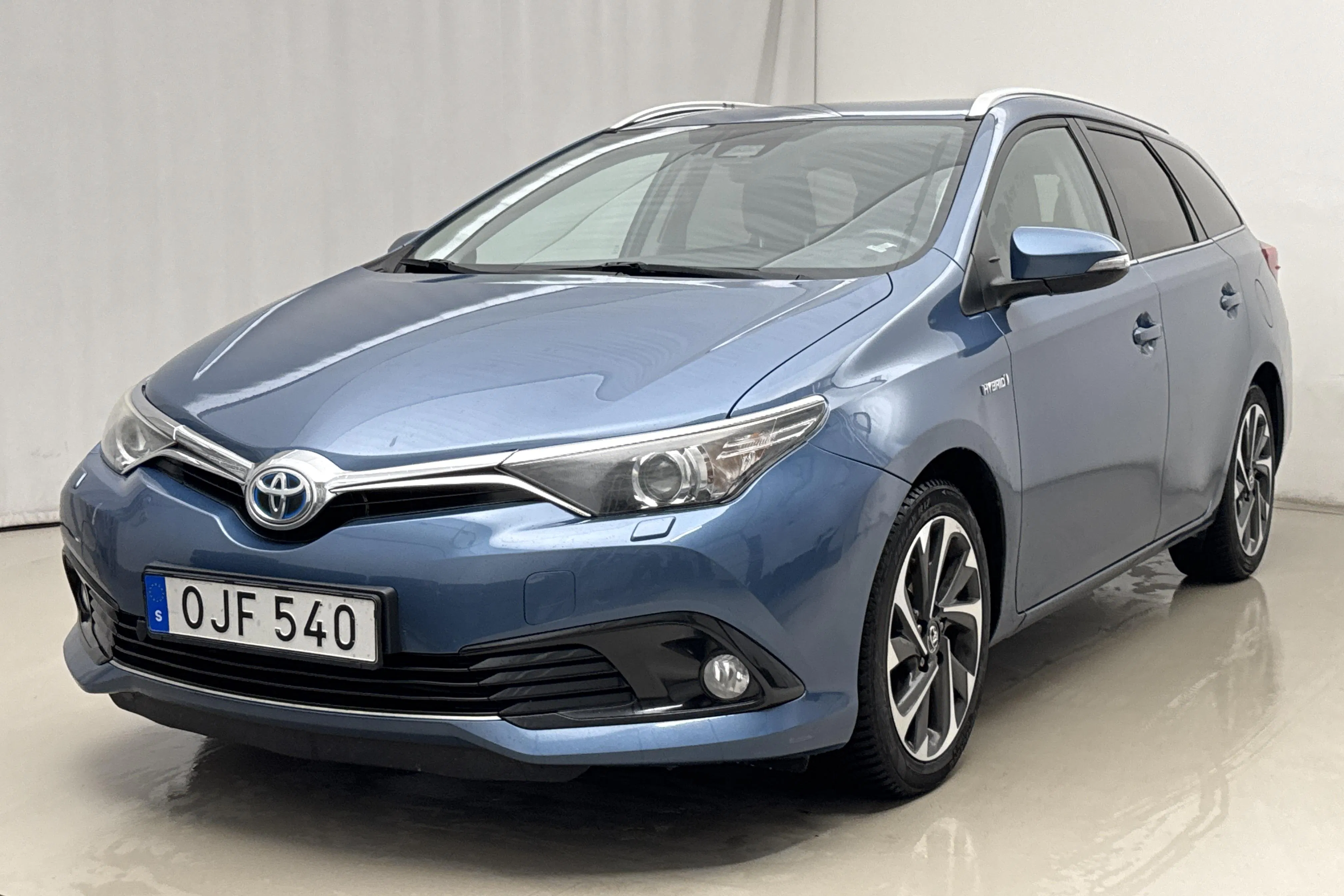 Toyota Auris 1.8 HSD Touring Sports (99hk)