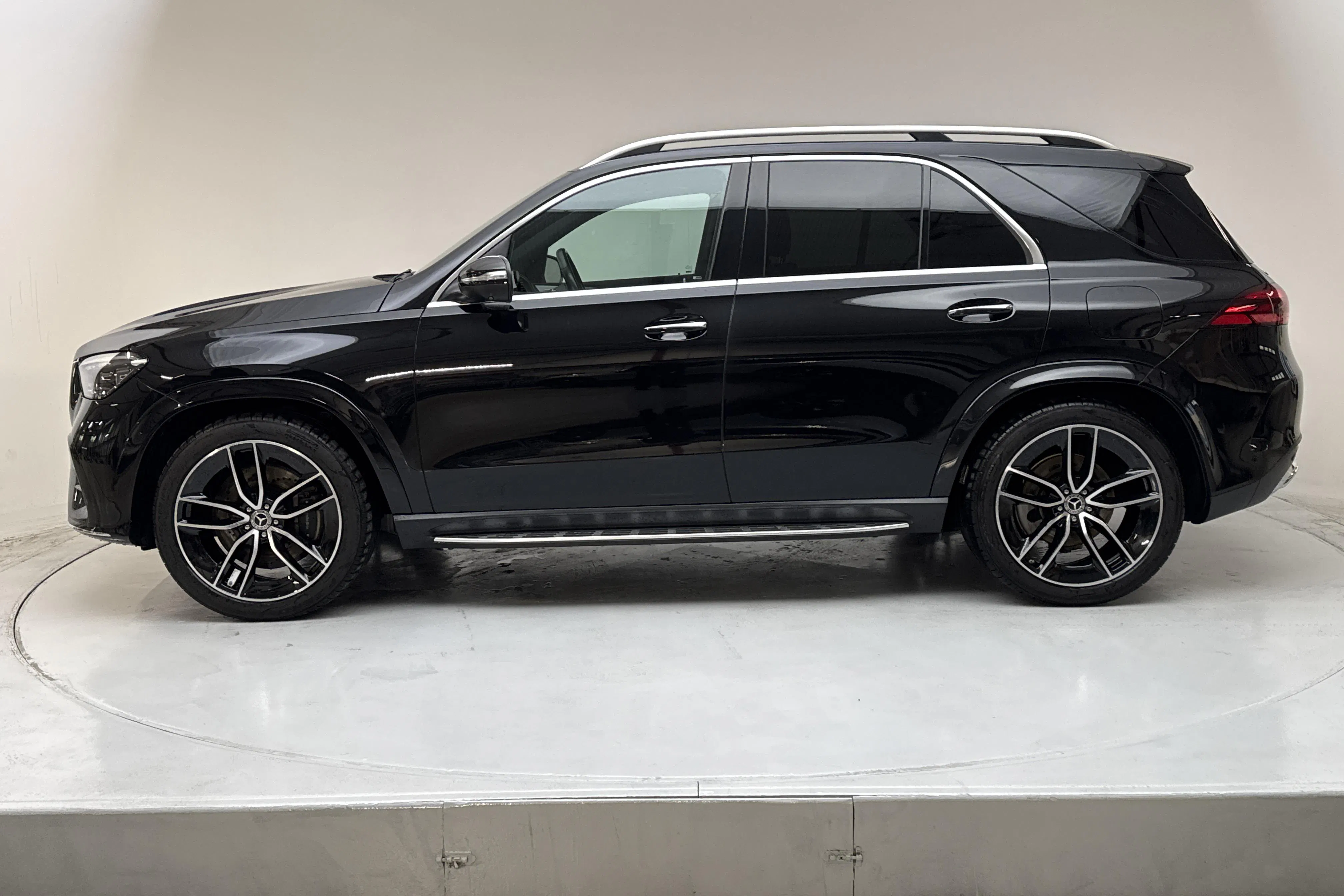 Presentationsfoto 2 av 21: Mercedes GLE 350 de 4MATIC V167 (333hk) - 4 089 mil - Automat - svart - 2024