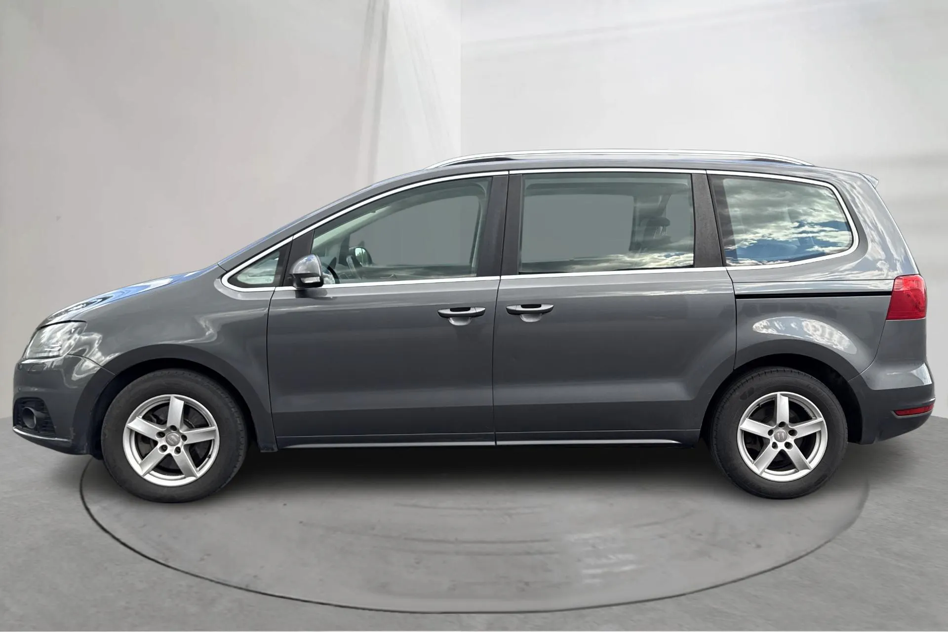 Presentationsfoto 2 av 16: Seat Alhambra 2.0 CR Ecomotive (140hk) - 21 054 mil - Automat - grå - 2012