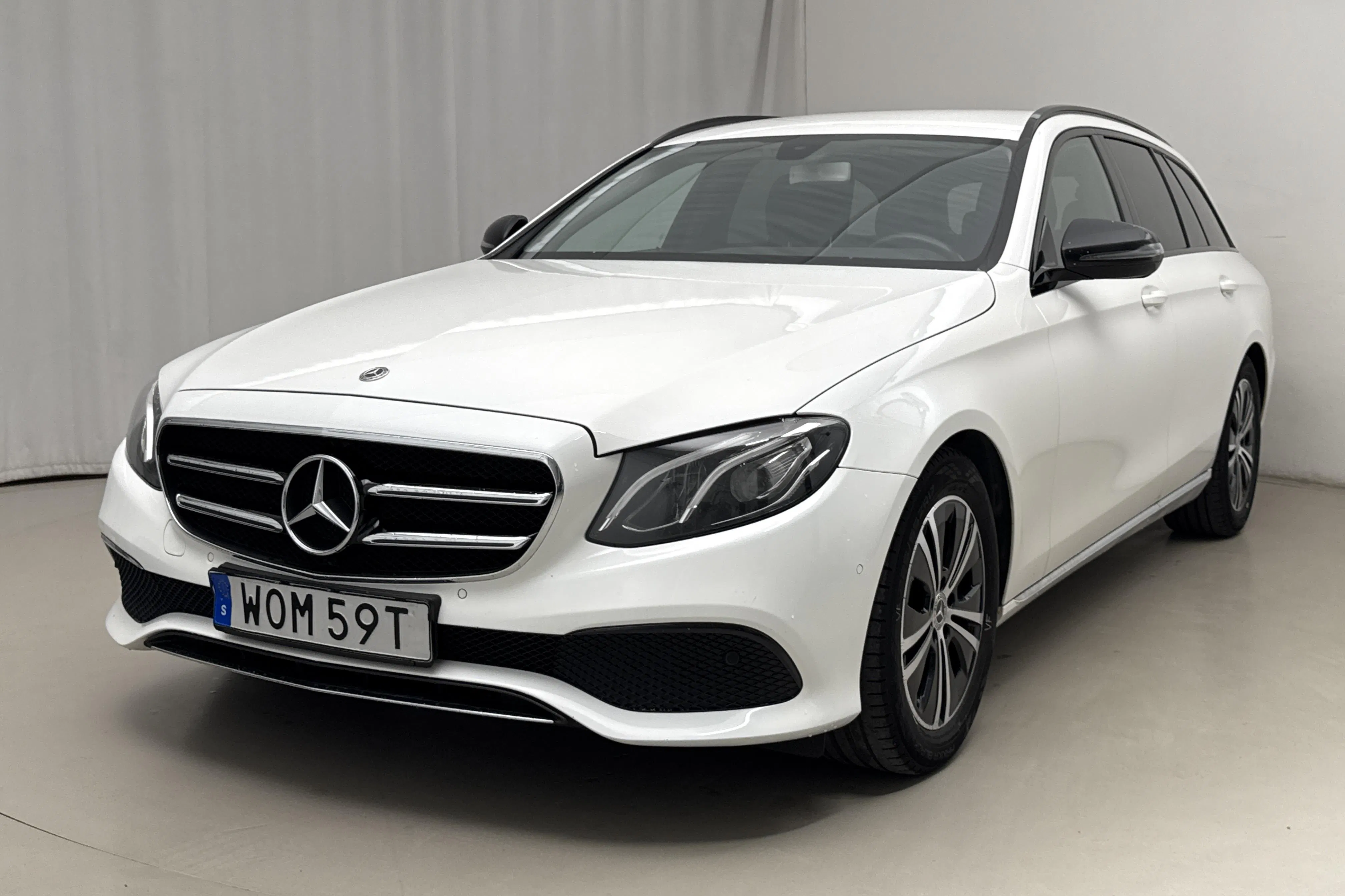 Presentation photo 1 of 18: Mercedes E 200 d Kombi S213 (160hk) - 191 790 km - Automatic - white - 2020