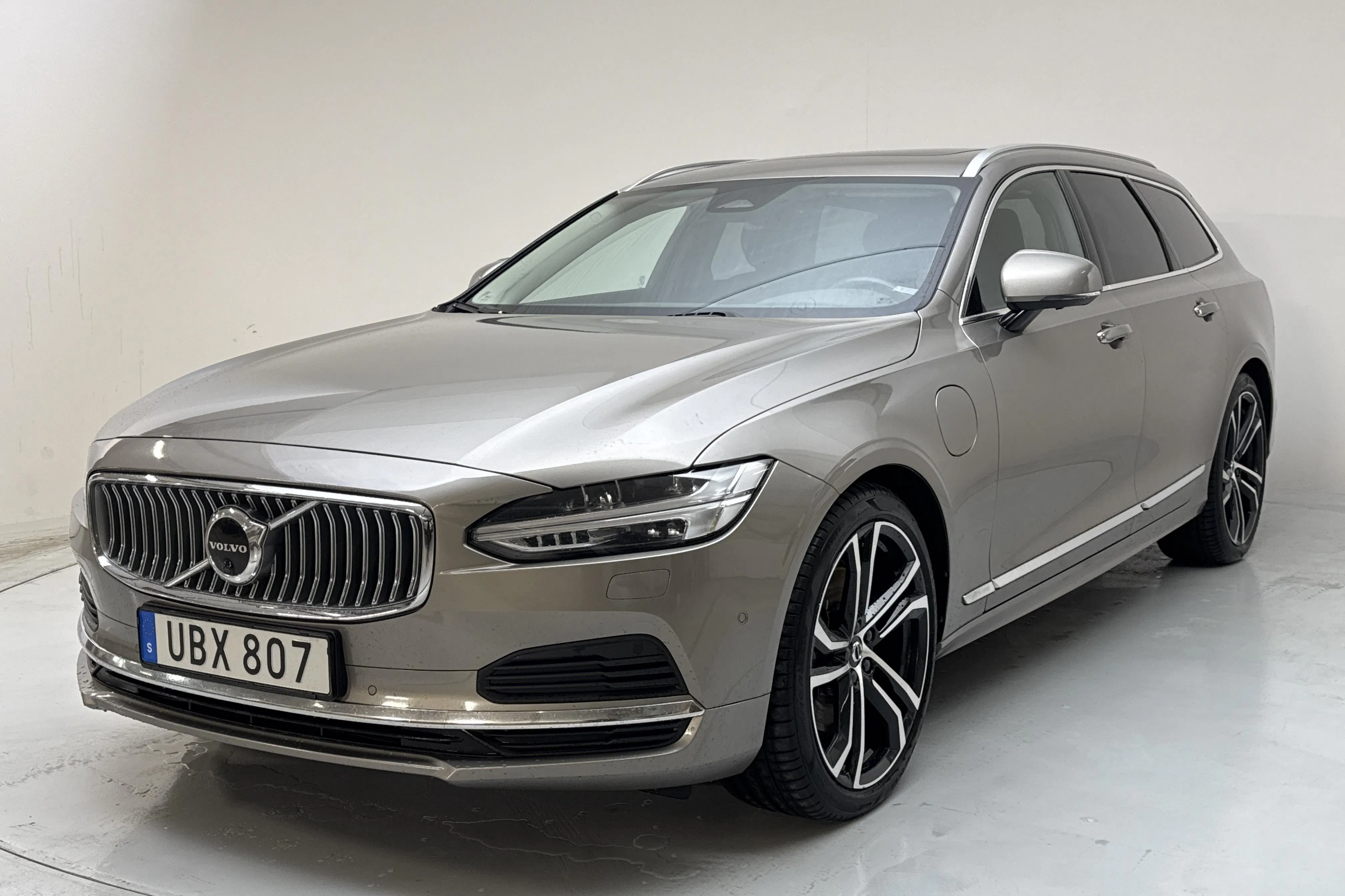 Volvo V90 T8 AWD Recharge (455hk)