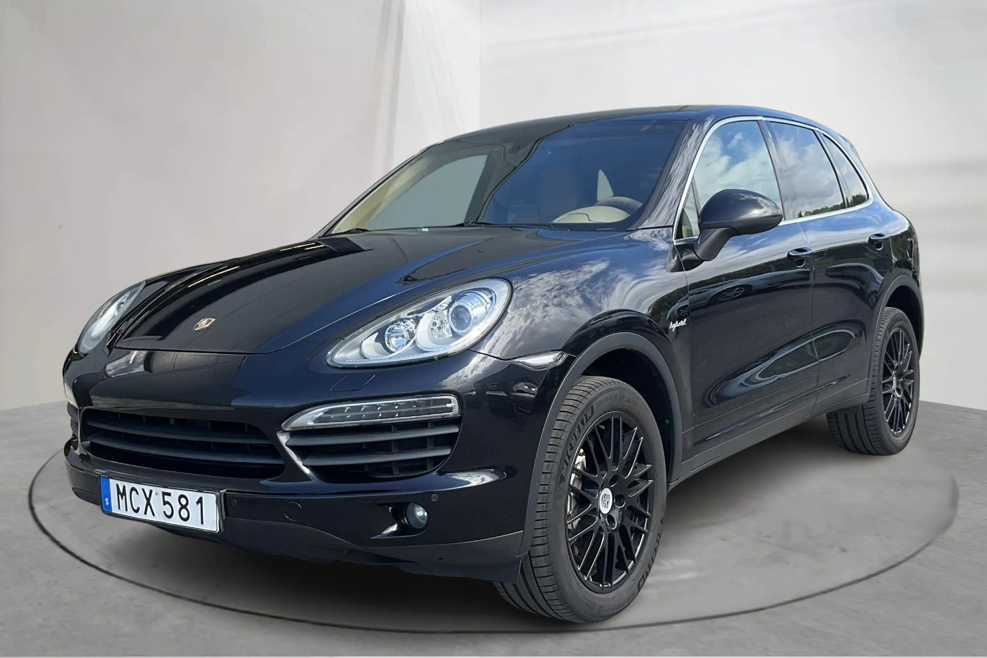 Presentationsfoto 1 av 15: Porsche Cayenne S Hybrid (333hk) - 18 078 mil - Automat - svart - 2012
