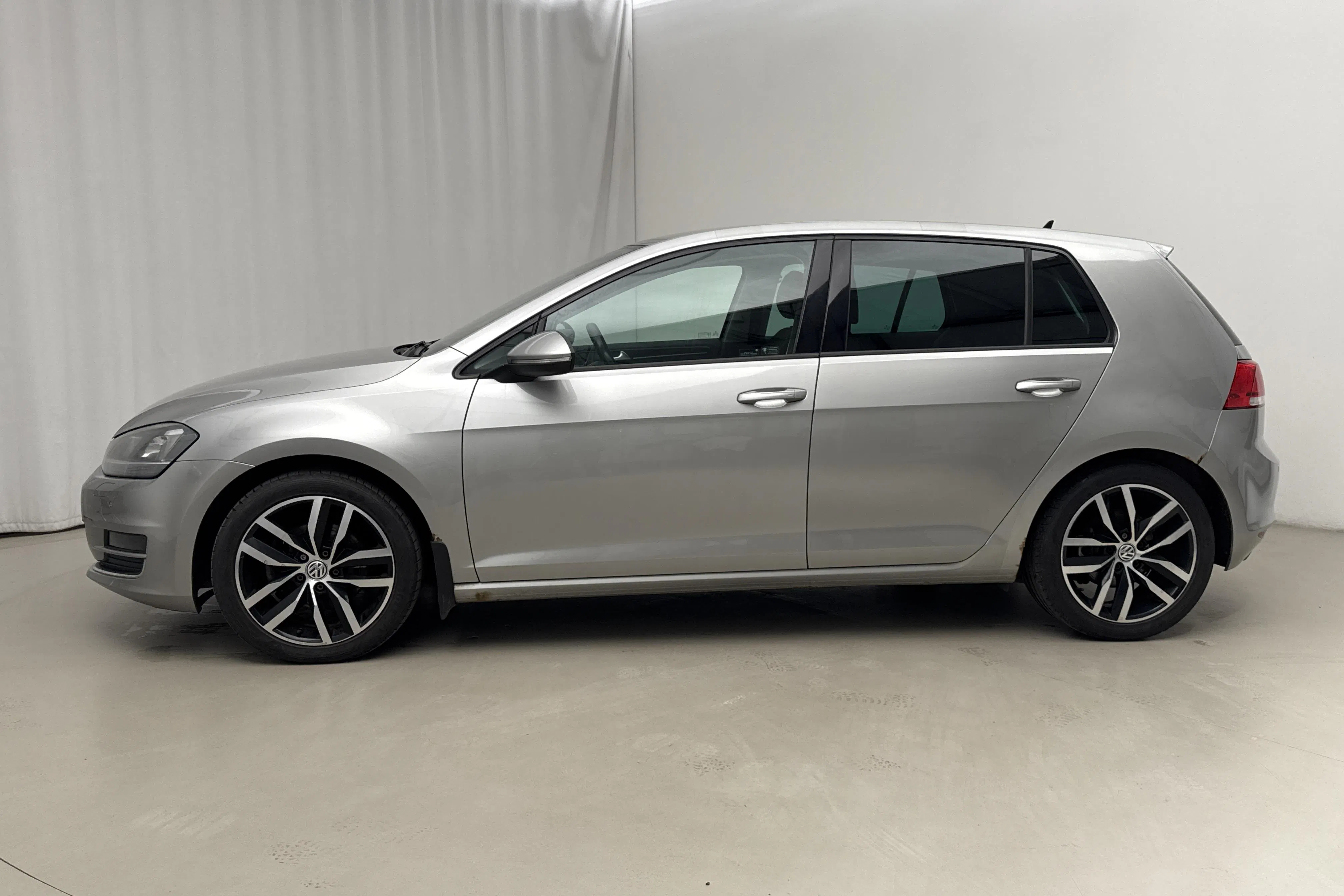 Presentationsfoto 2 av 18: VW Golf VII 1.4 TSI 5dr (140hk) - 20 103 mil - Manuell - silver - 2013