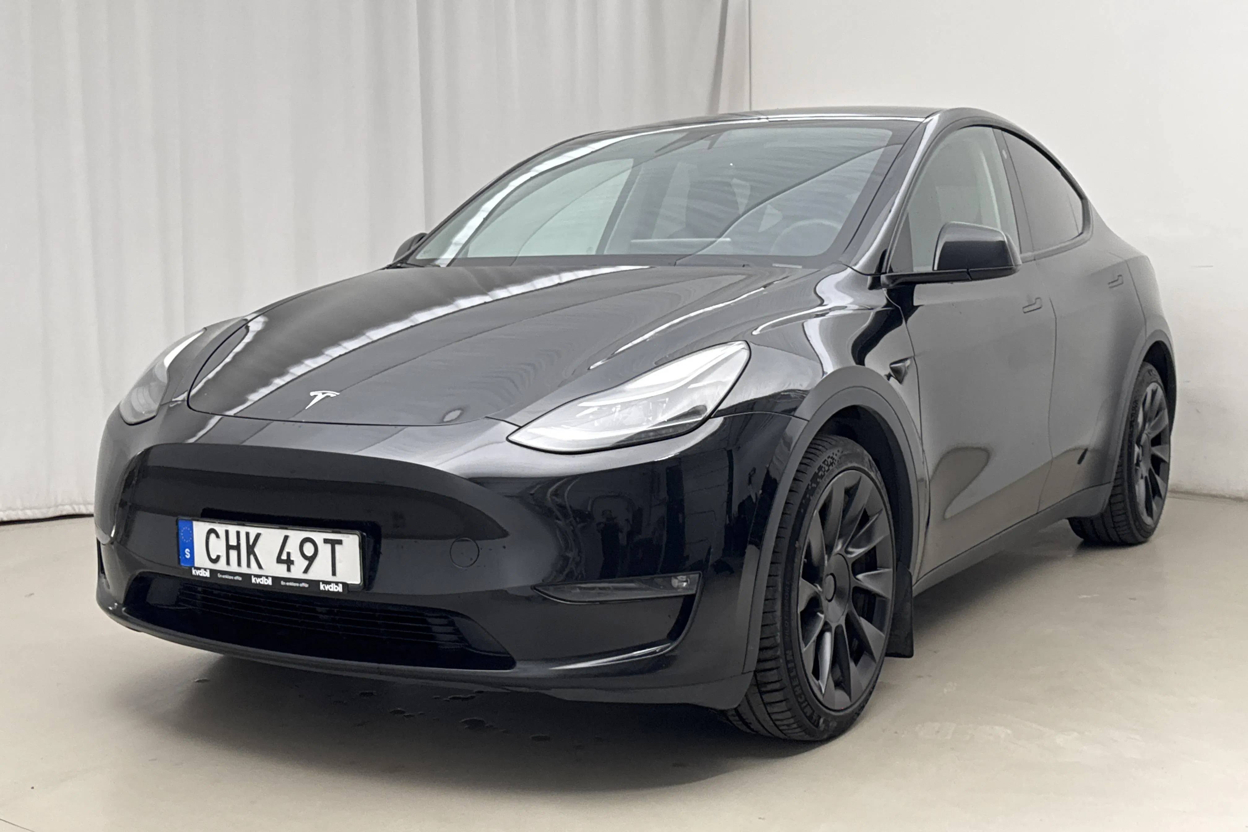 Presentation photo 1 of 24: Tesla Model Y Long Range Dual Motor AWD - 100 000 km - Automatic - black - 2023