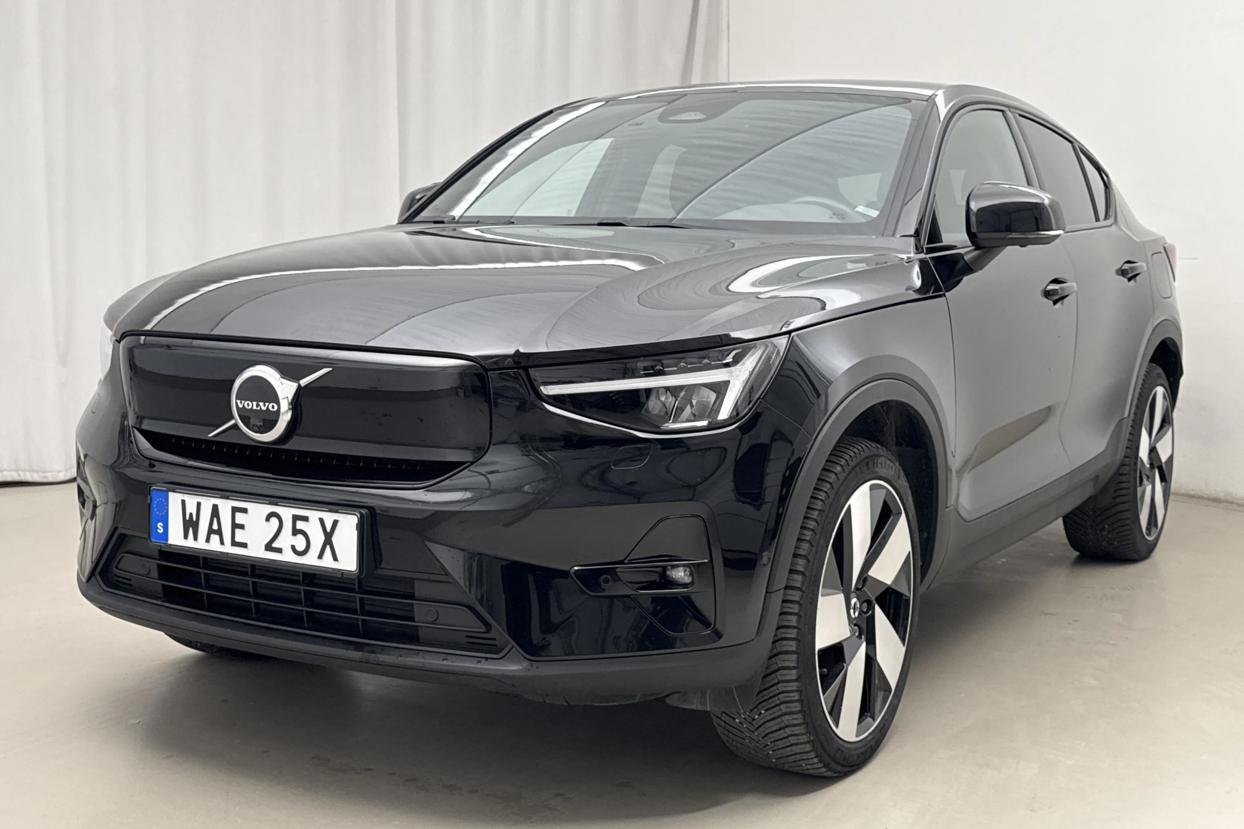 Presentationsfoto 1 av 25: Volvo C40 Recharge Twin (408hk) - 4 627 mil - Automat - svart - 2023