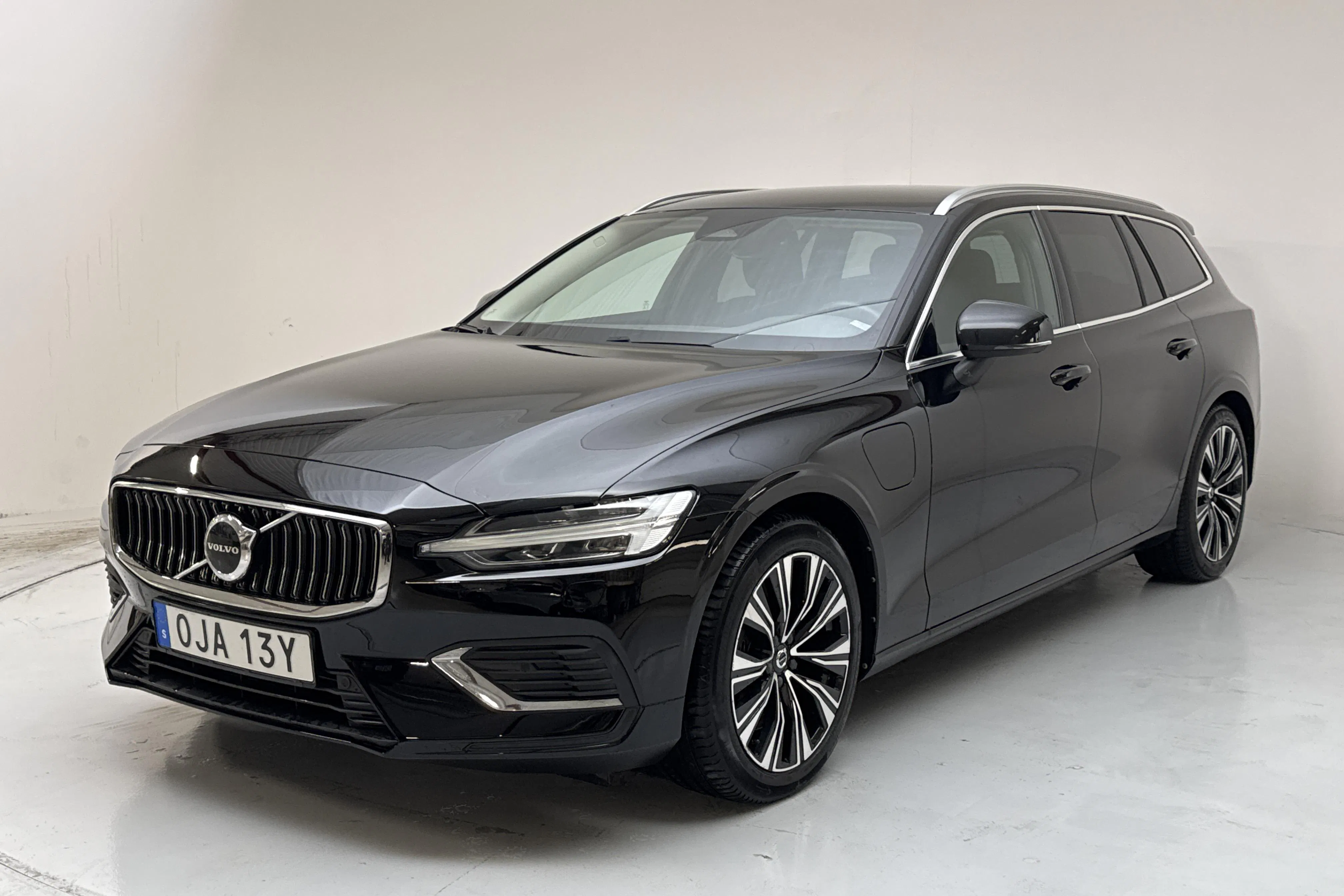 Volvo V60 T6 AWD Recharge (350hk)