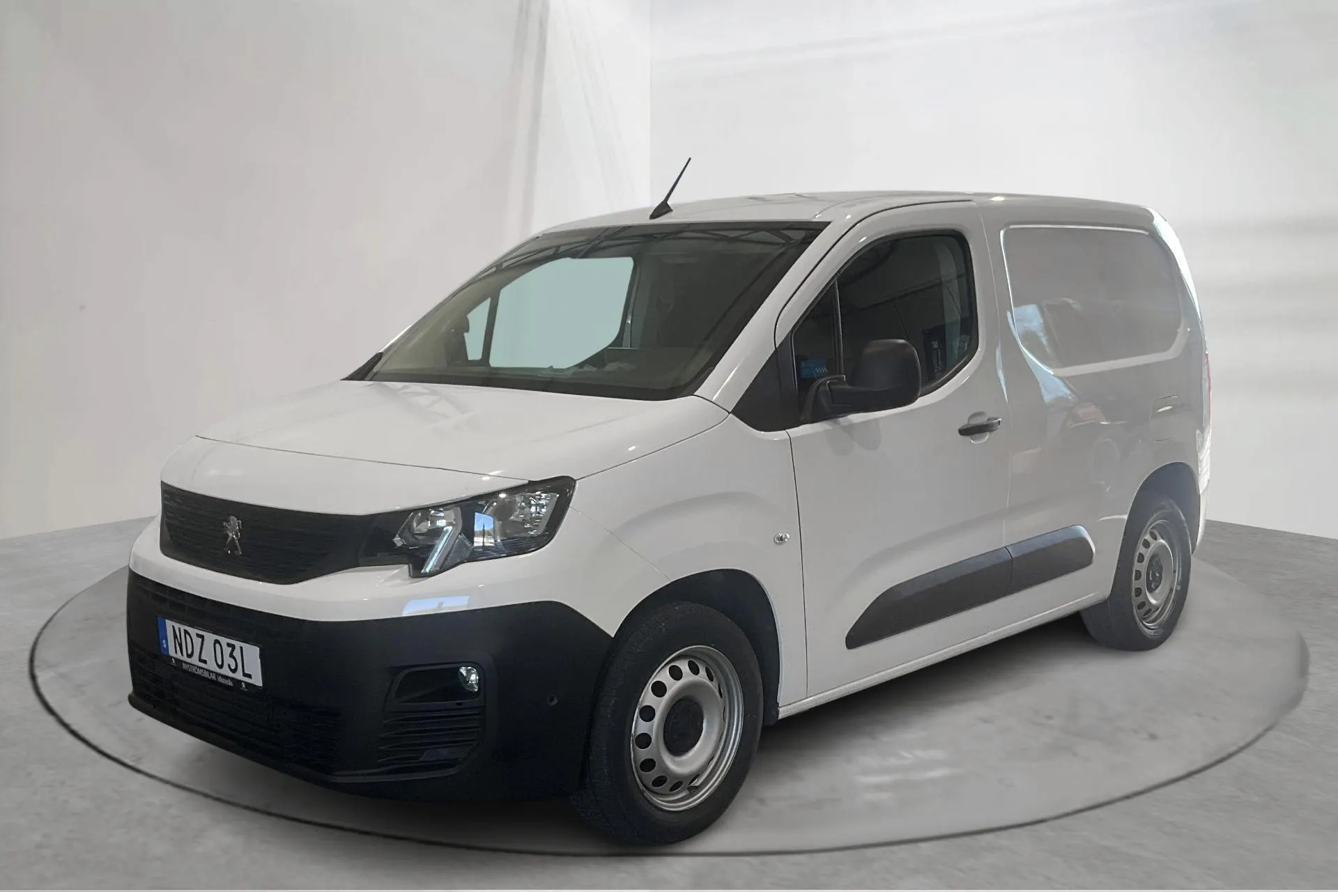 Presentation photo 1 of 14: Peugeot Partner 1.5 HDI Skåp (130hk) - 72 890 km - Manual - white - 2021