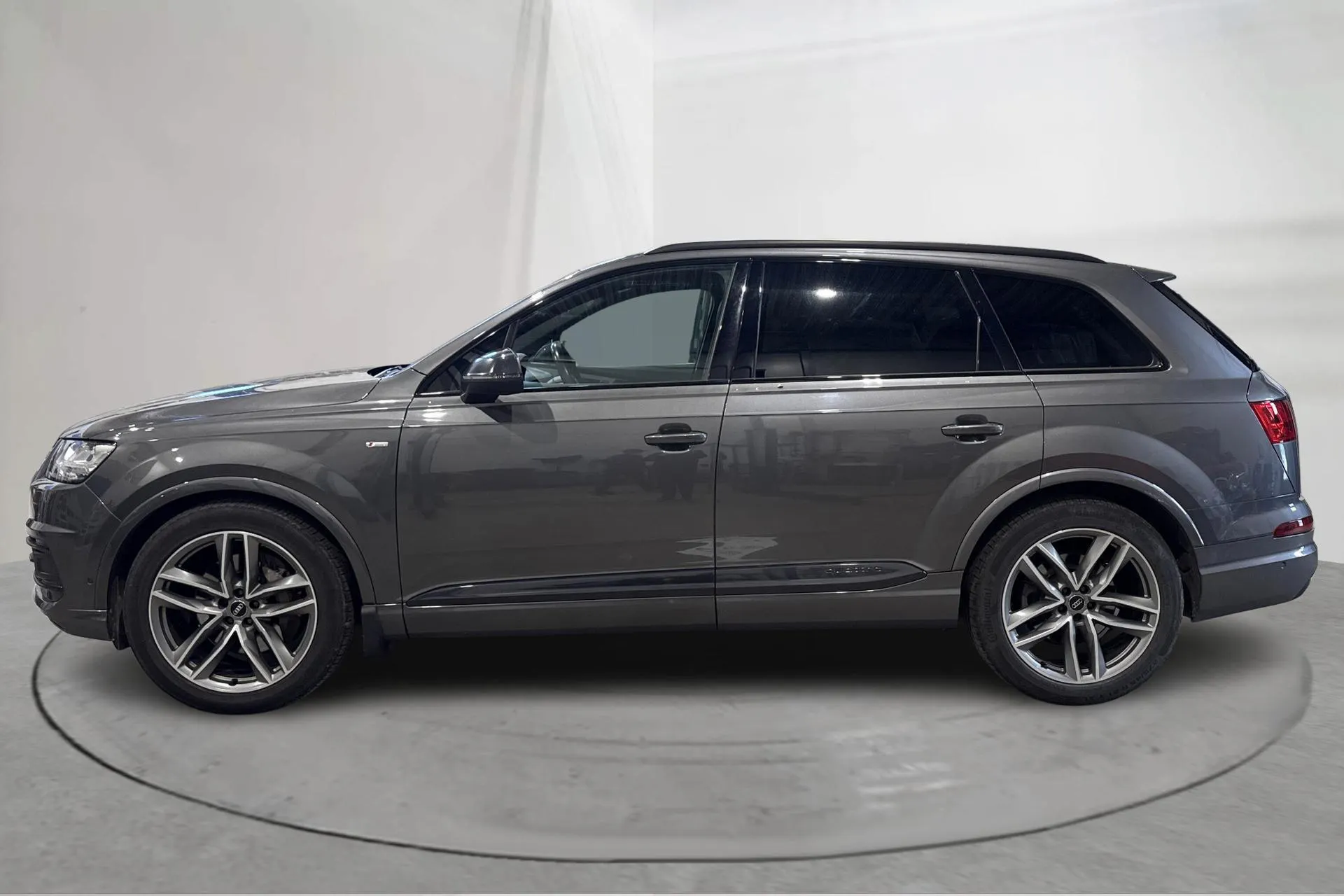 Presentation photo 2 of 18: Audi Q7 50 TDI quattro (286hk) - 263 400 km - Automatic - gray - 2019