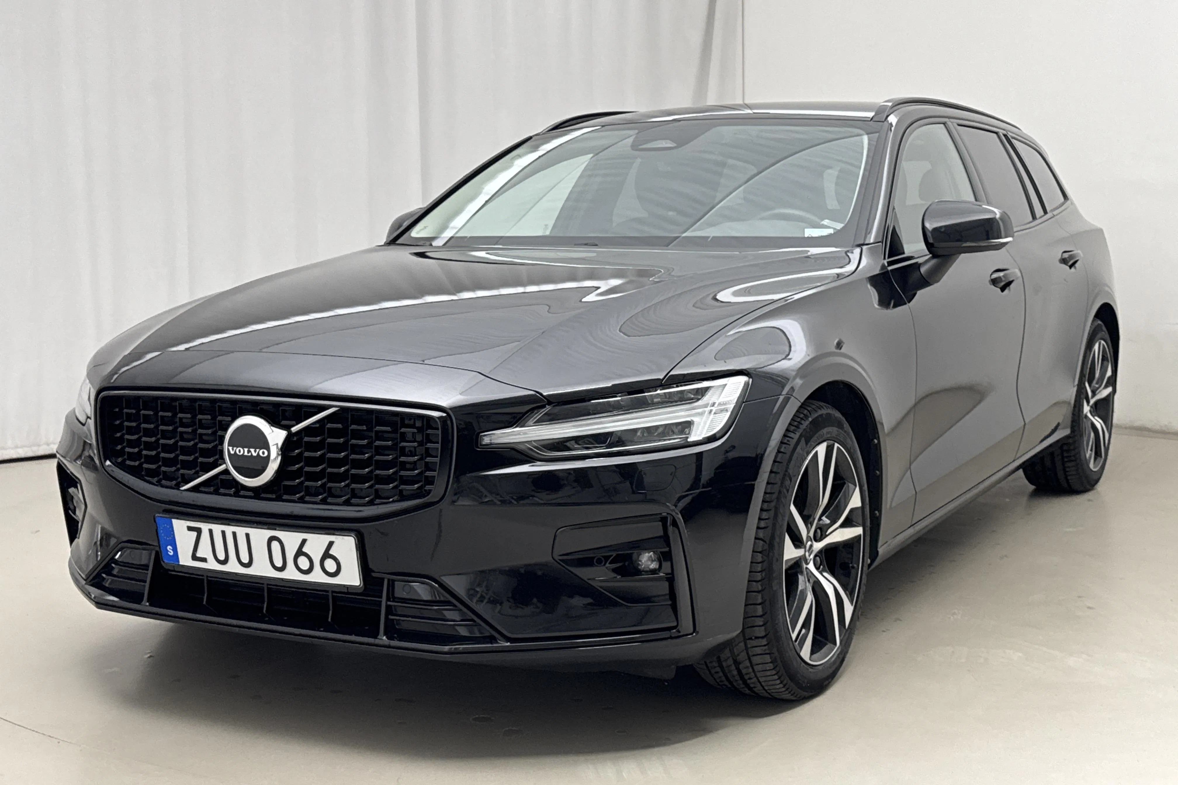 Volvo V60 B4 Mildhybrid, Bensin (197hk)