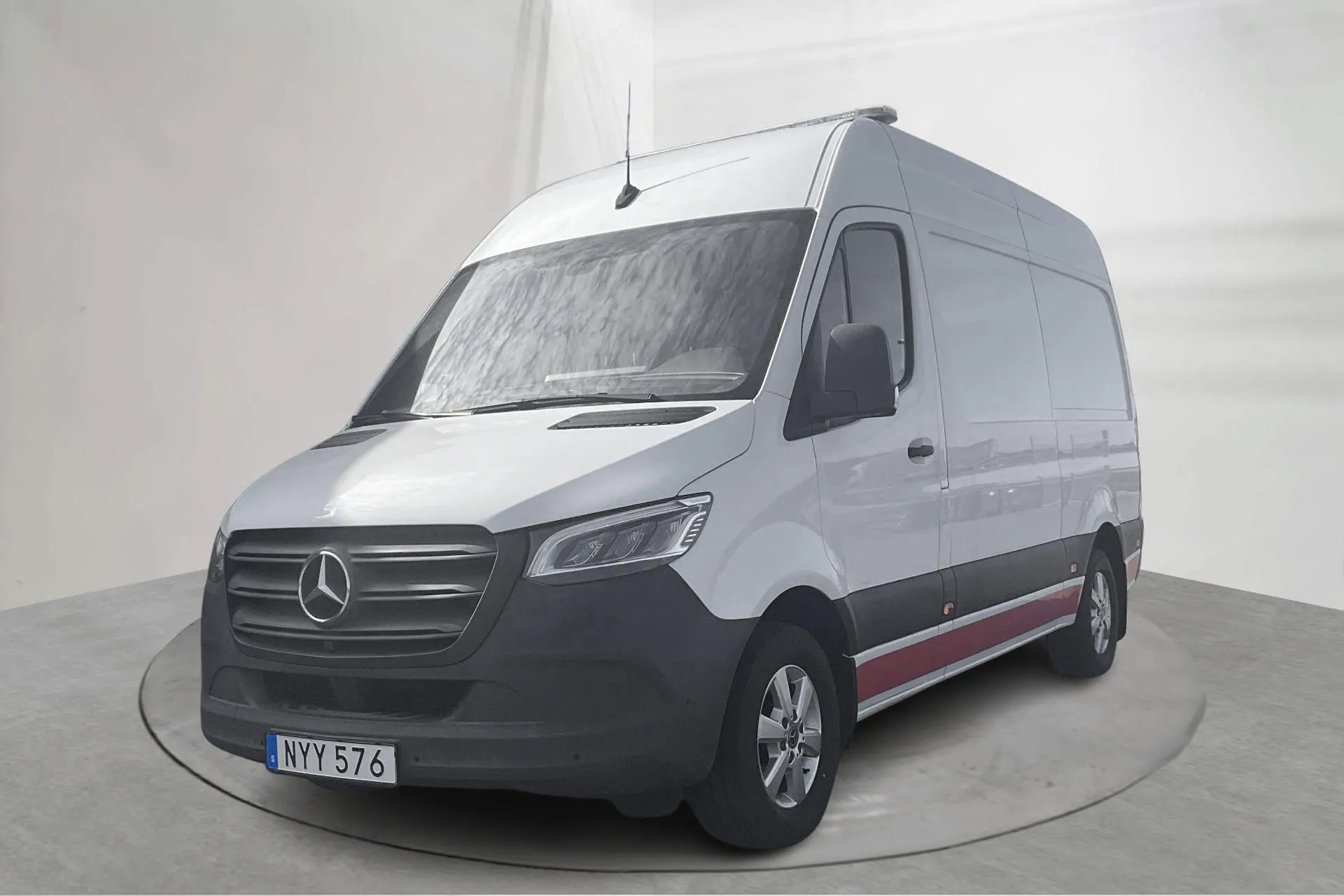 Presentationsfoto 1 av 19: Mercedes Sprinter 316 CDI Skåp RWD (163hk) - 13 509 mil - Automat - vit - 2019
