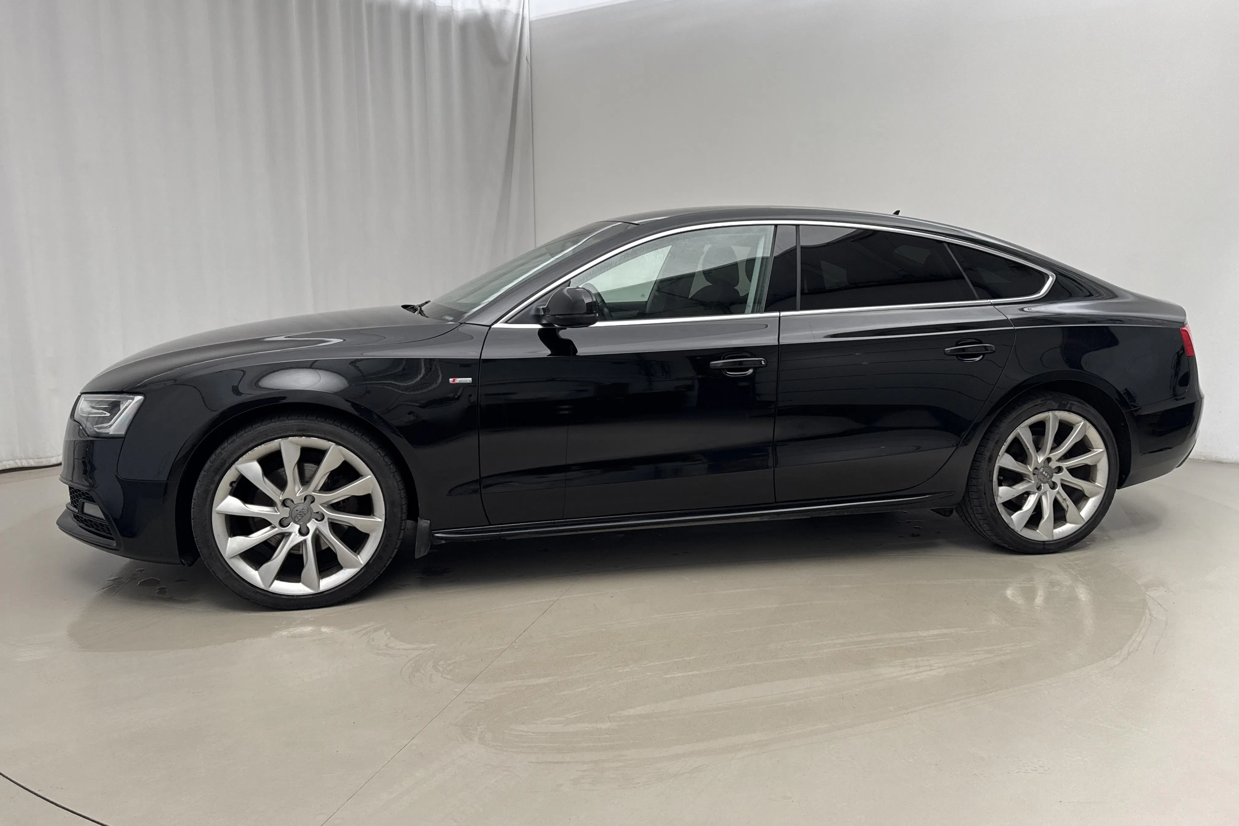 Presentation photo 2 of 16: Audi A5 1.8 TFSI Sportback (177hk) - 185 080 km - Automatic - black - 2016