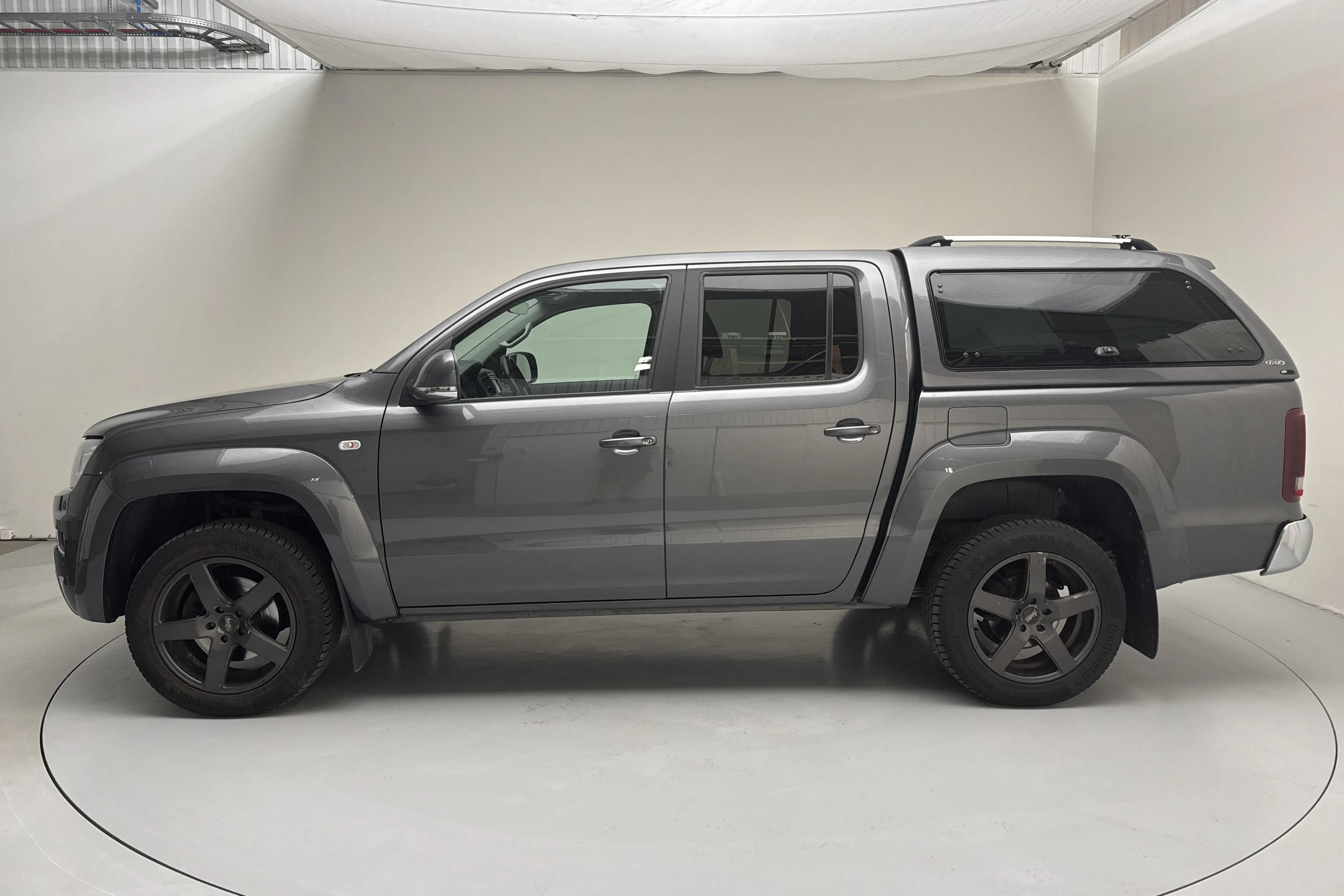 Presentationsfoto 2 av 14: VW Amarok 3.0 TDI 4motion (224hk) - 12 294 mil - Automat - grå - 2017