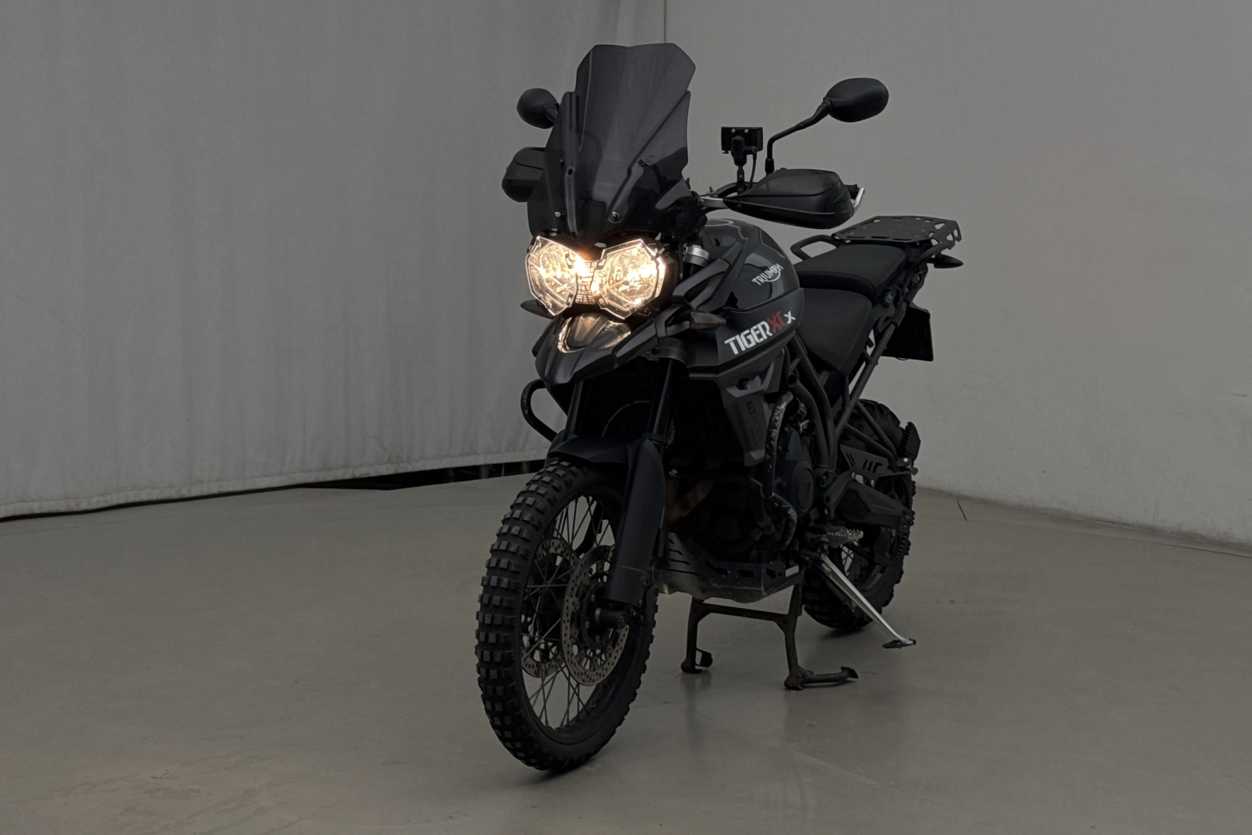 Presentation photo 2 of 10: TRIUMPH TIGER XCX 800 Motorcykel - 36 900 km - Manual - black - 2015
