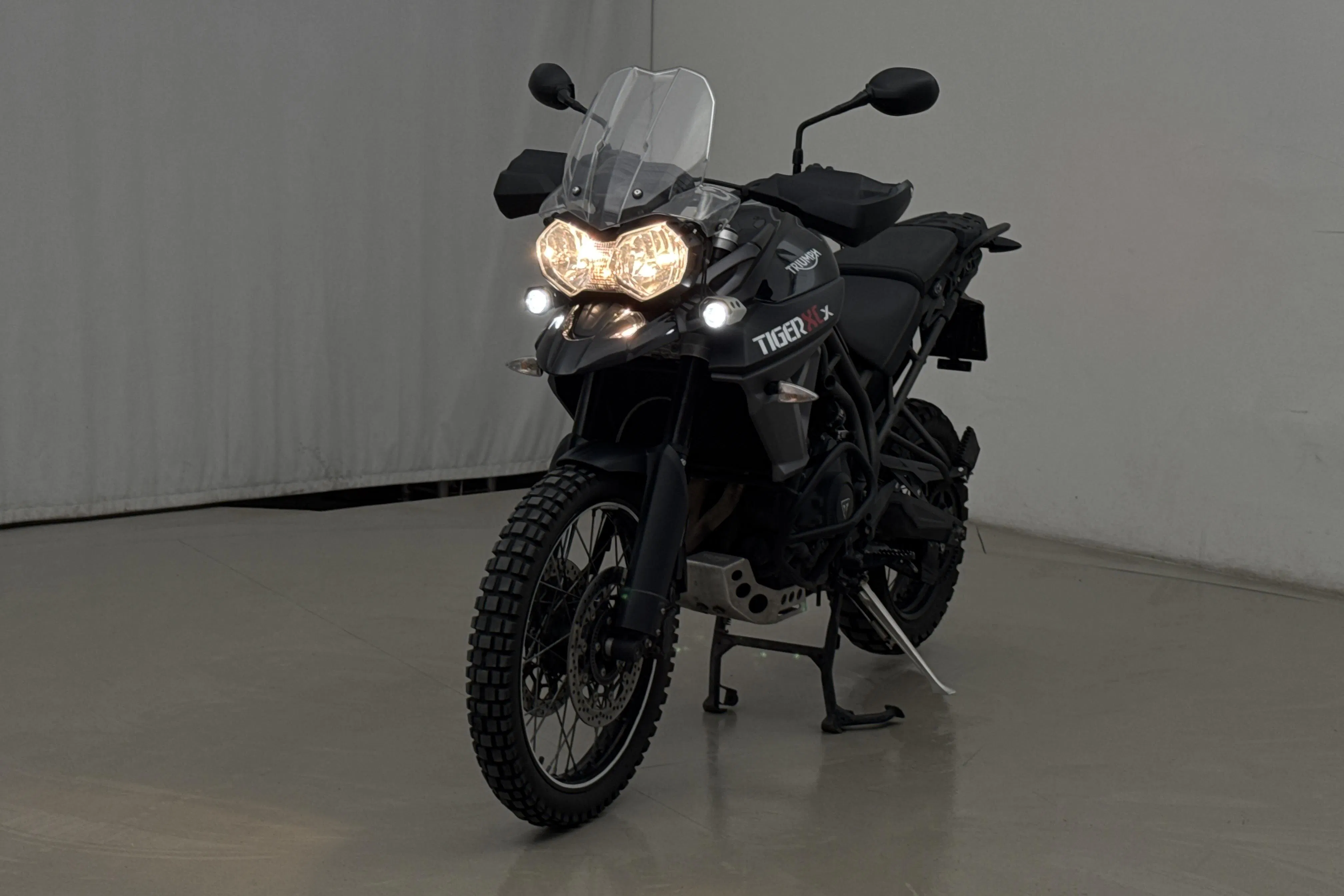 Presentation photo 2 of 9: TRIUMPH TIGER XCX 800 Motorcykel - 18 610 km - Manual - black - 2015