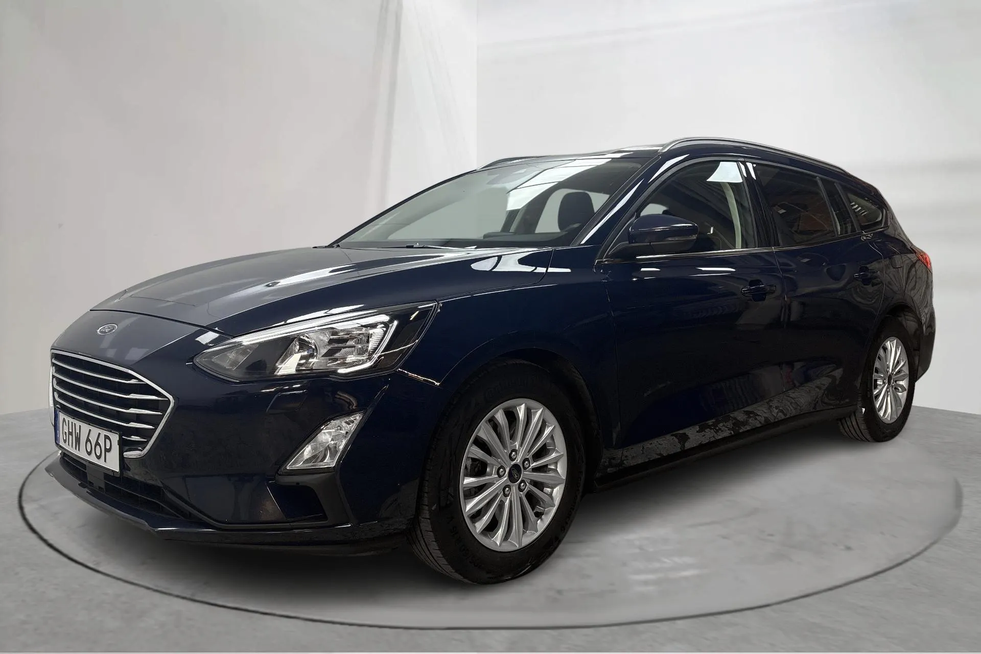 Presentationsfoto 1 av 15: Ford Focus 1.5 TDCi Kombi (120hk) - 3 601 mil - Manuell - blå - 2020