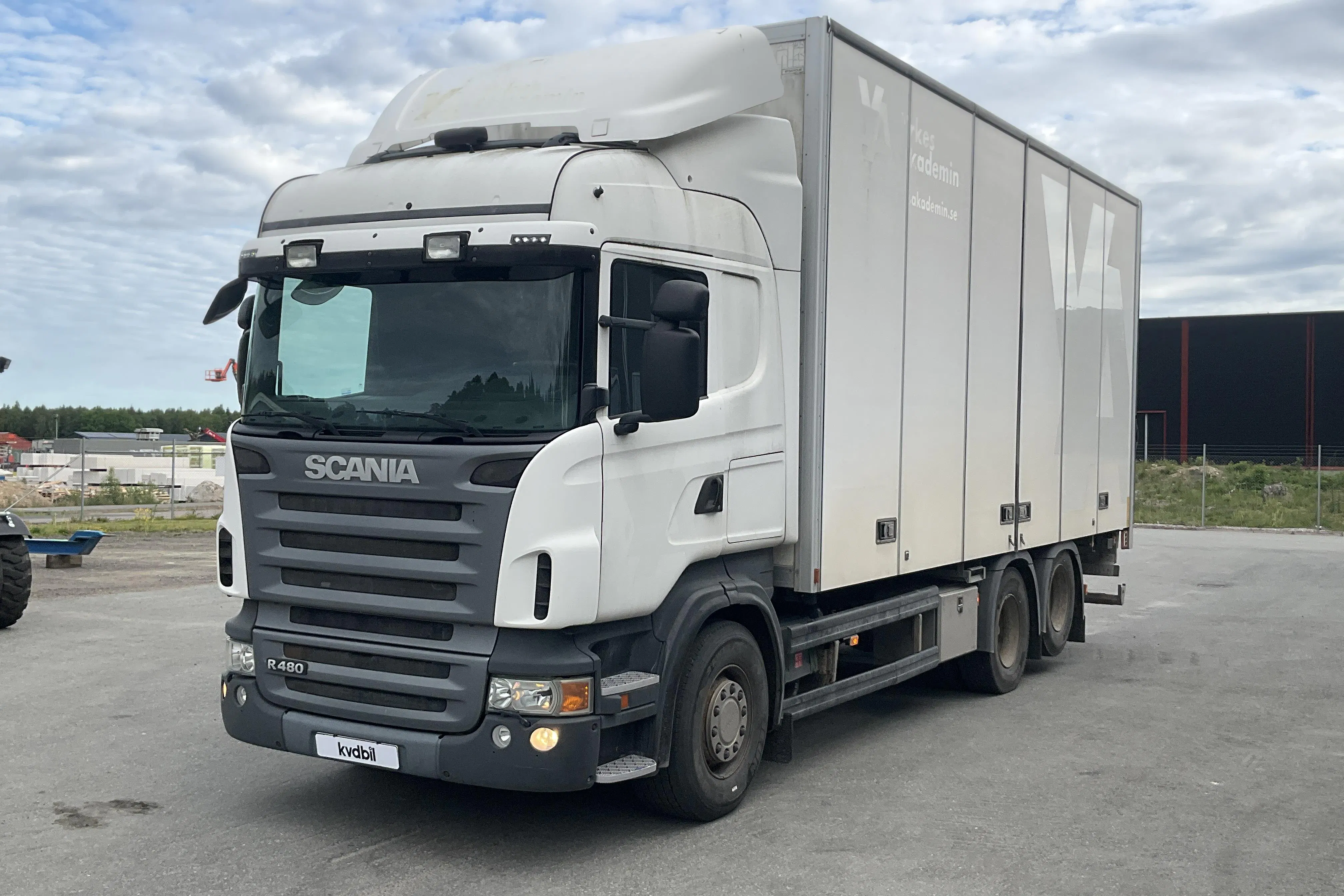 Presentation photo 1 of 46: SCANIA R480LB MNB - 223 935 km - Automatic - white - 2009