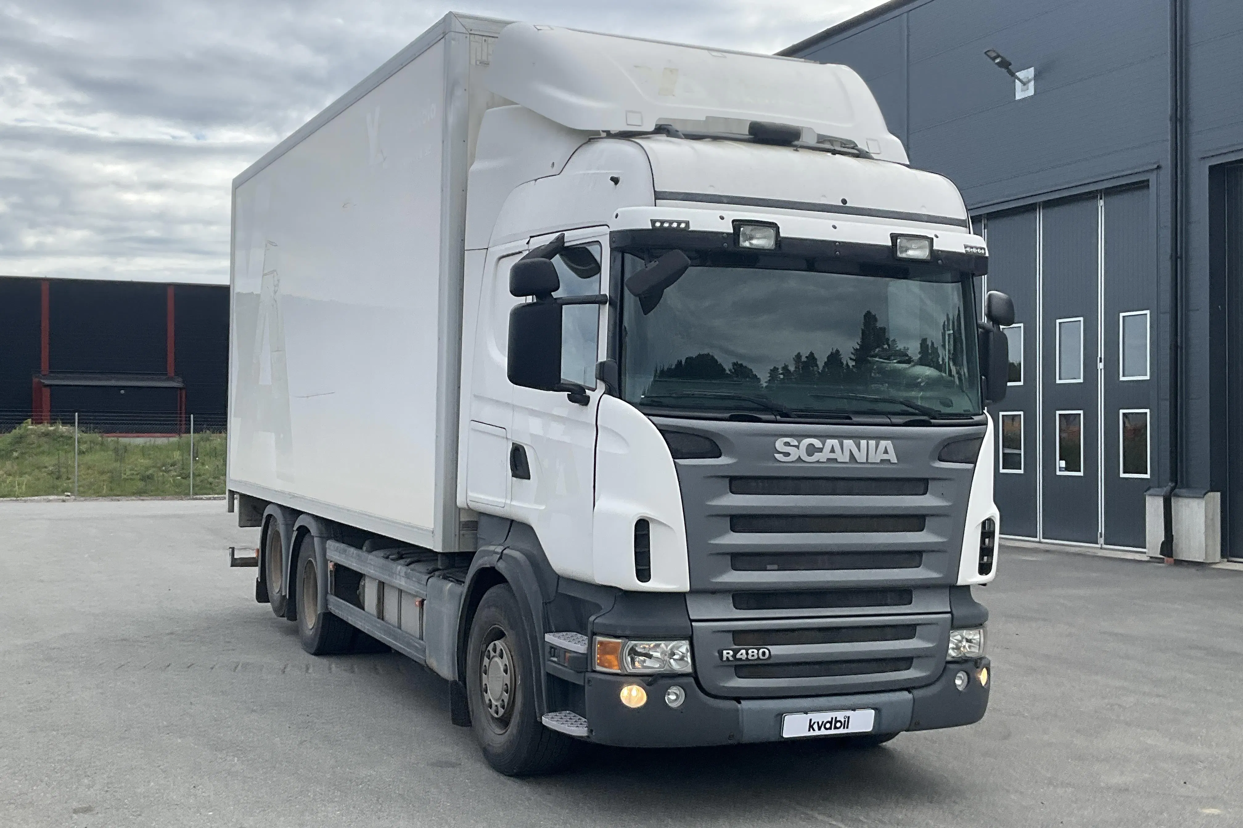 Presentation photo 2 of 46: SCANIA R480LB MNB - 223 935 km - Automatic - white - 2009